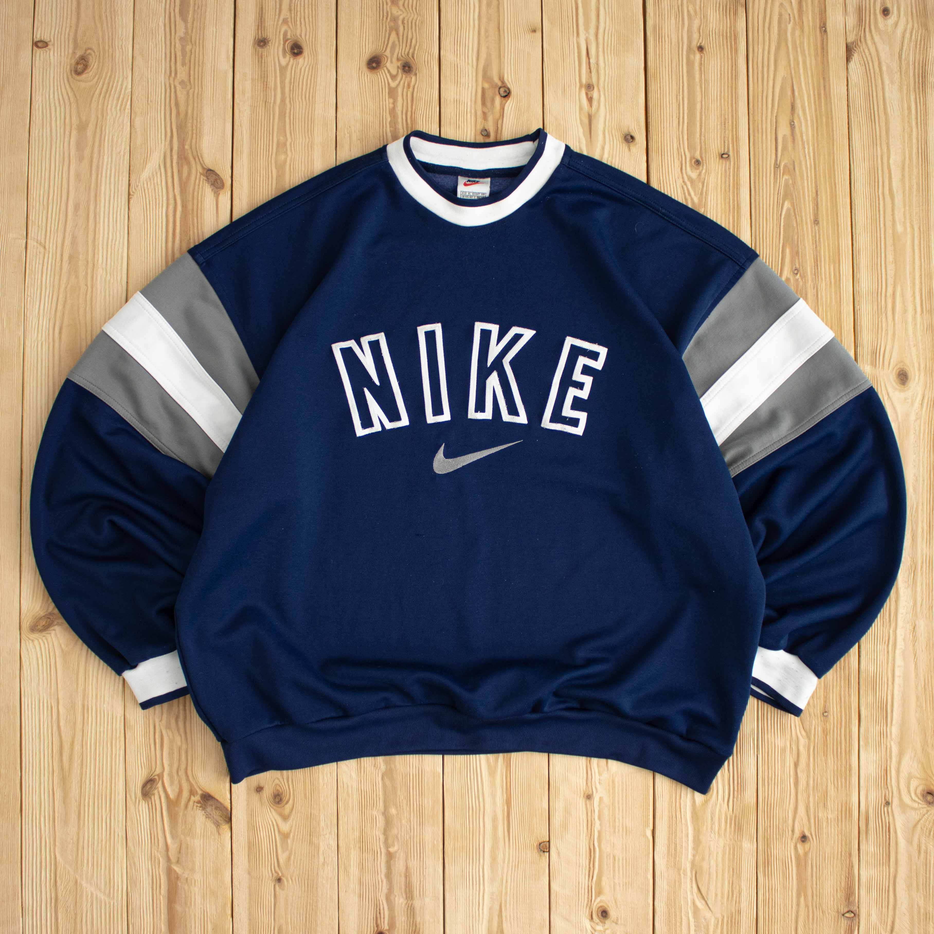 (L) Nike Vintage Spell Out Embroidered Sweatshirt Blue