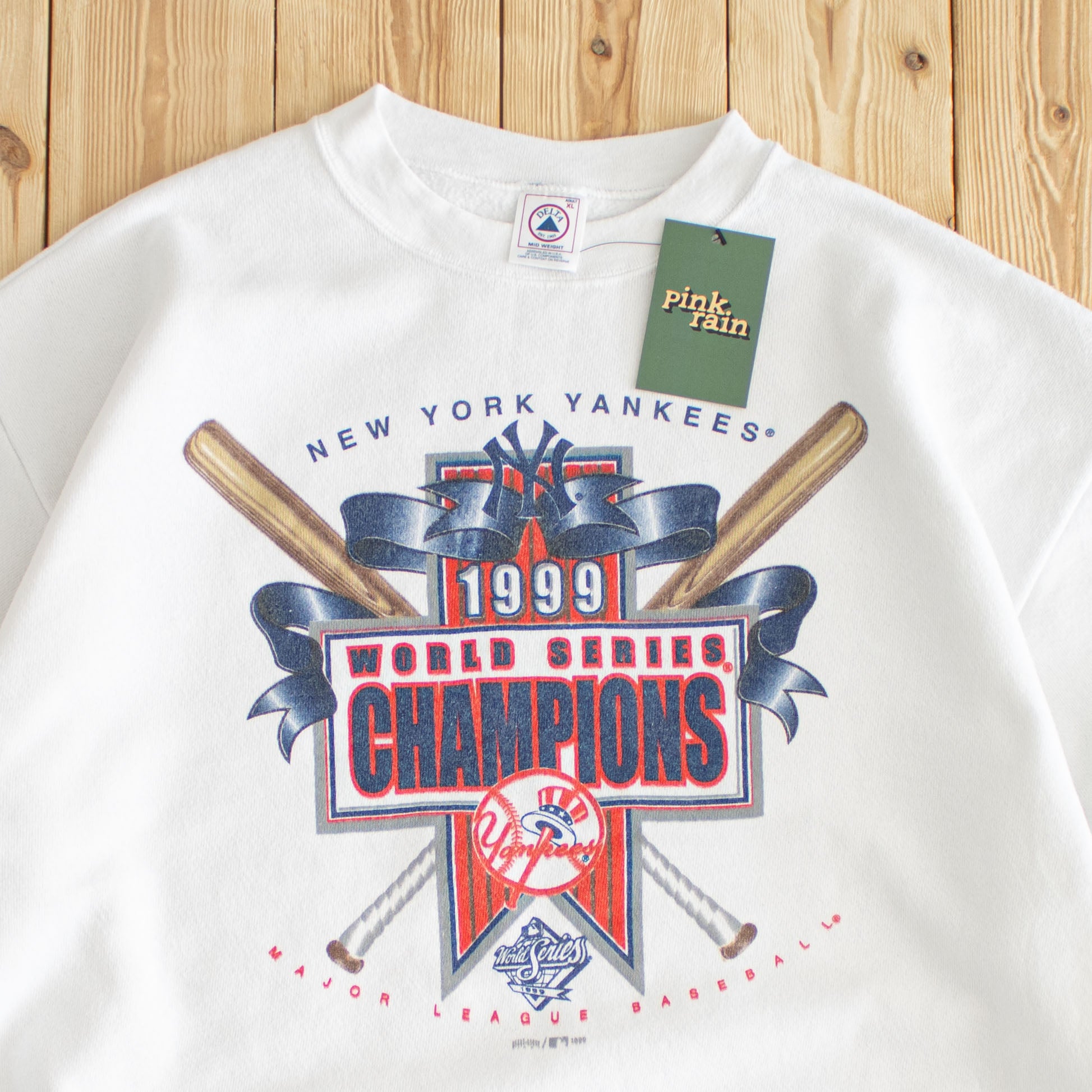(L) 1999 New York Yankees Champions Vintage Sweatshirt White