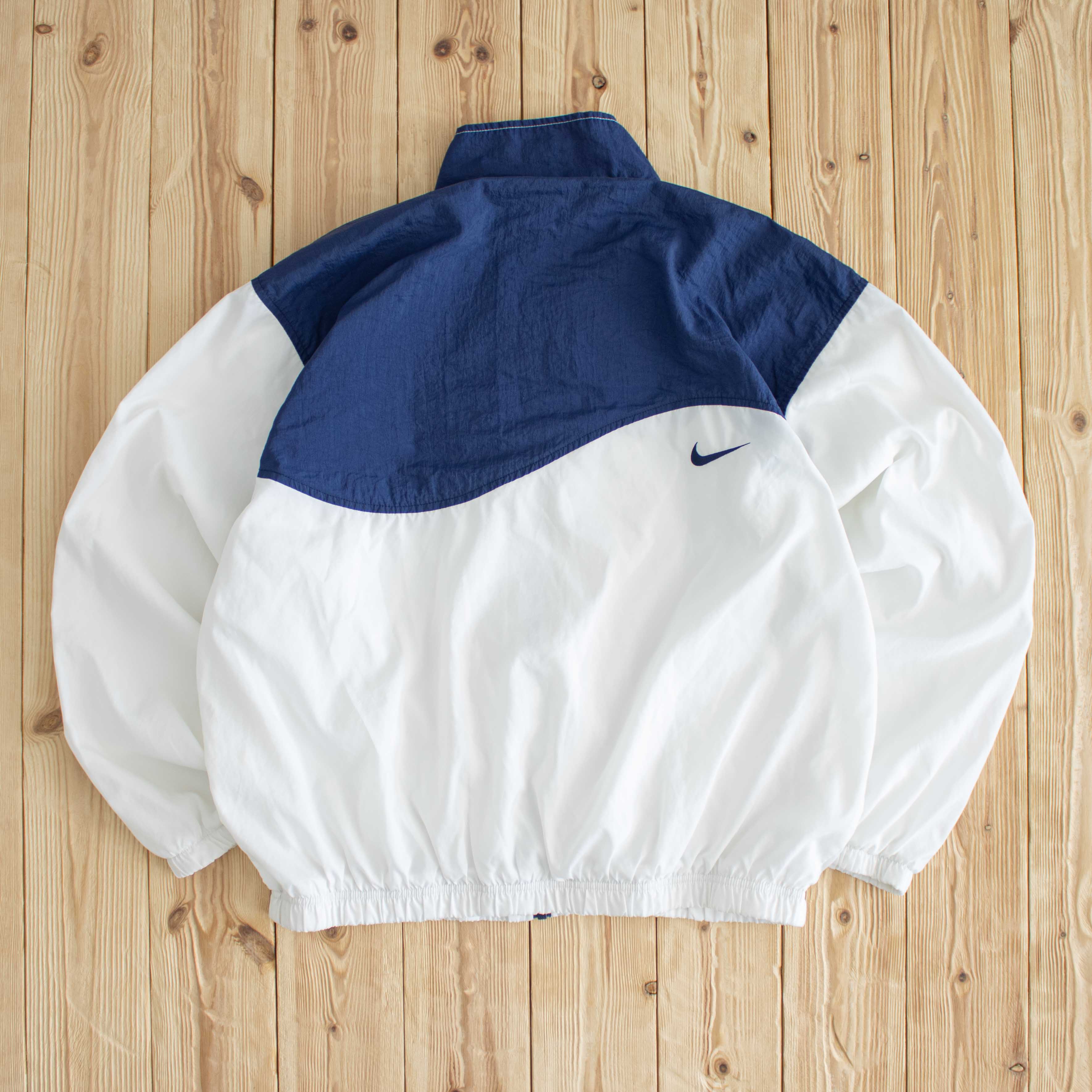(L) Nike Vintage Small Swoosh Embroidered Light Jacket White