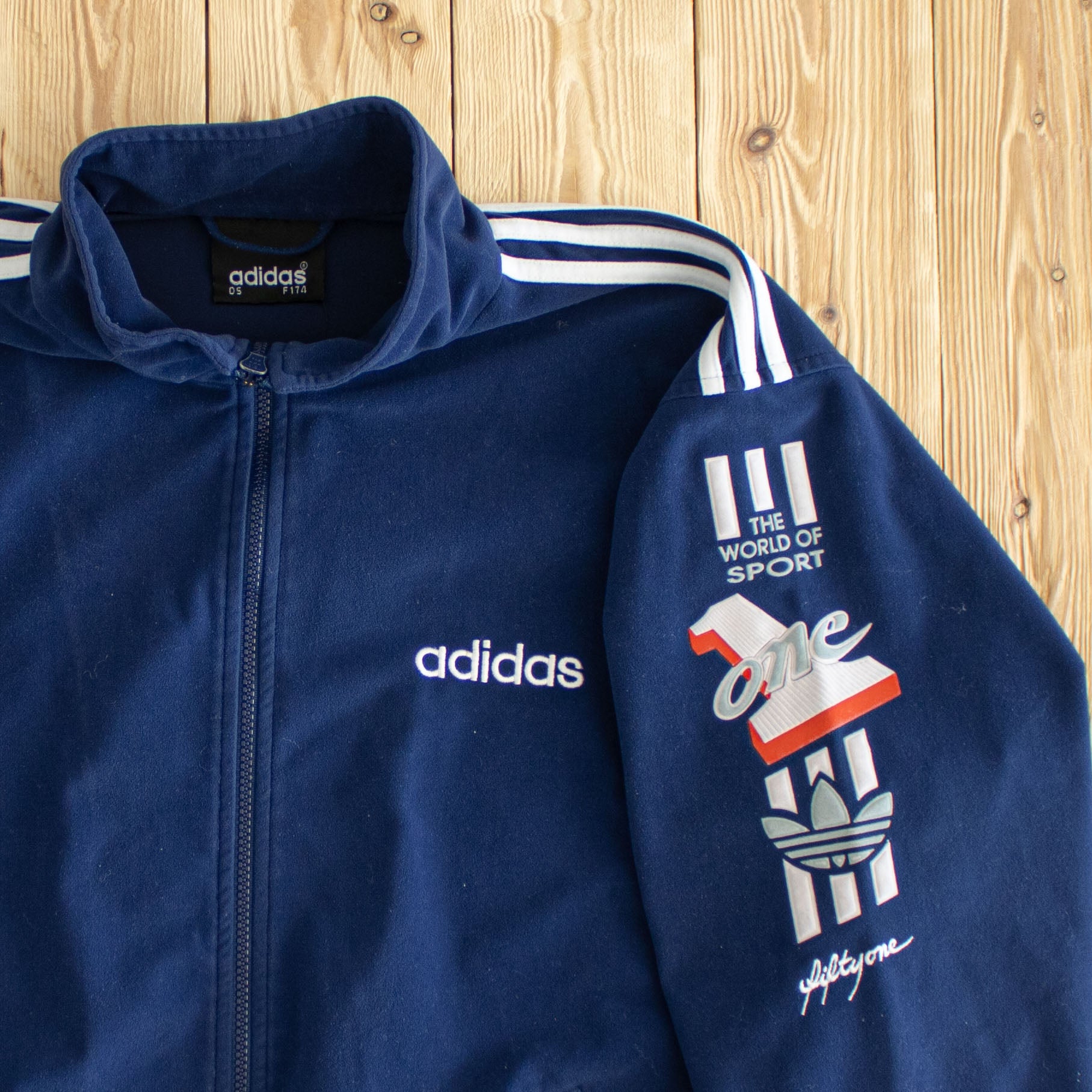 (M) Adidas Vintage Embroidered 'The World of Sport' Full-Zip Sweatshirt Blue