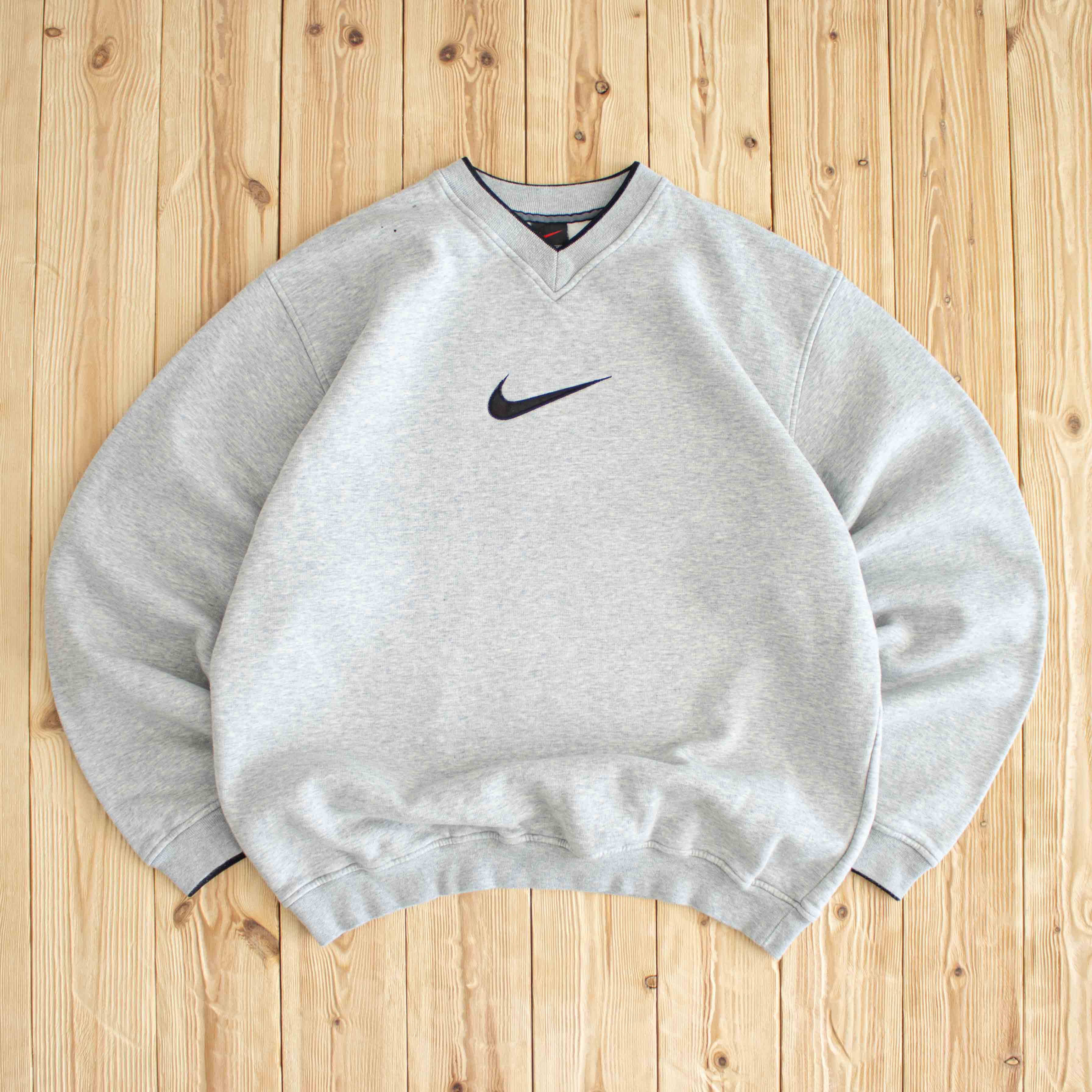 (L) Nike Vintage Swoosh Embroidered Sweatshirt Gray