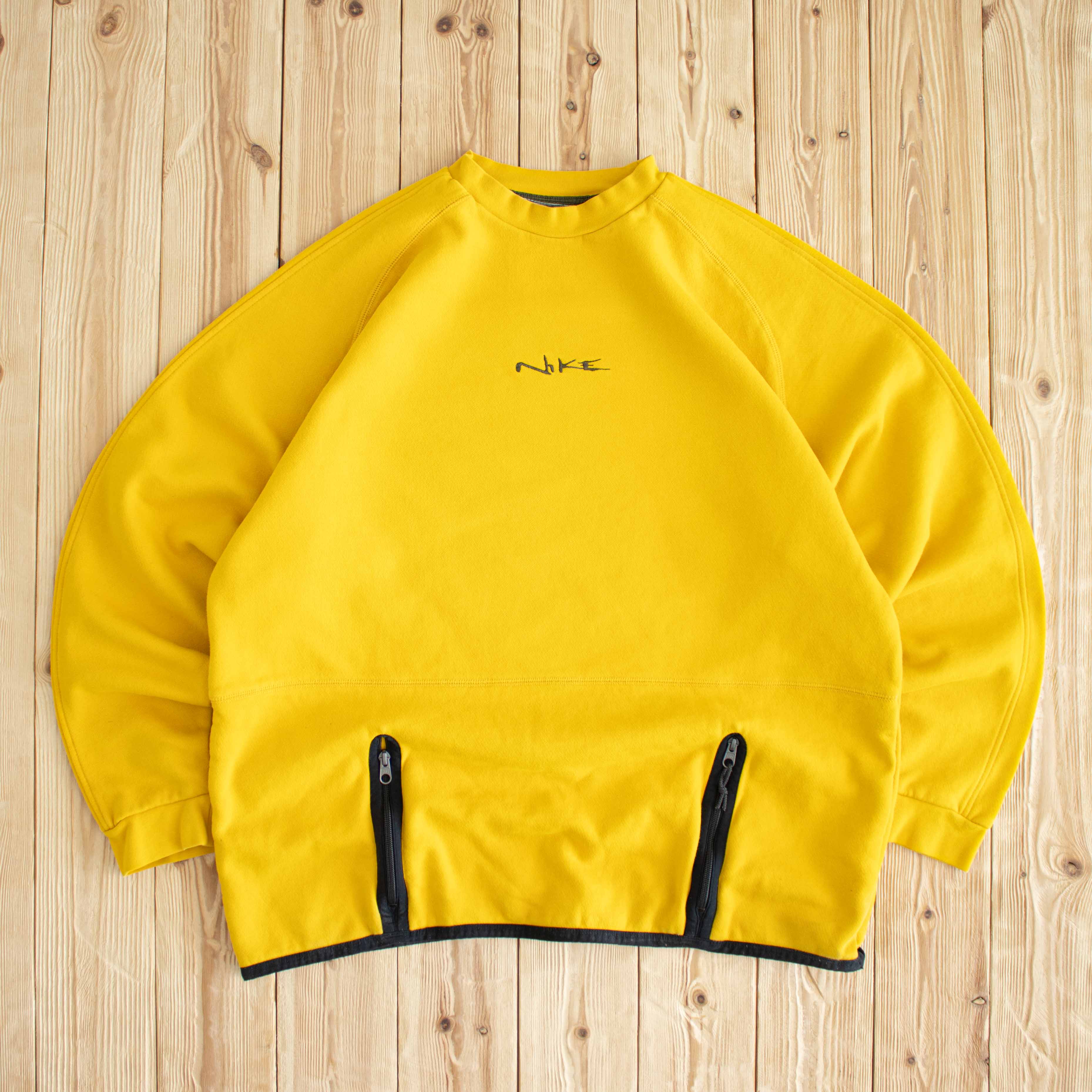 (XL) Nike Vintage Spell Out Embroidered Sweatshirt Yellow