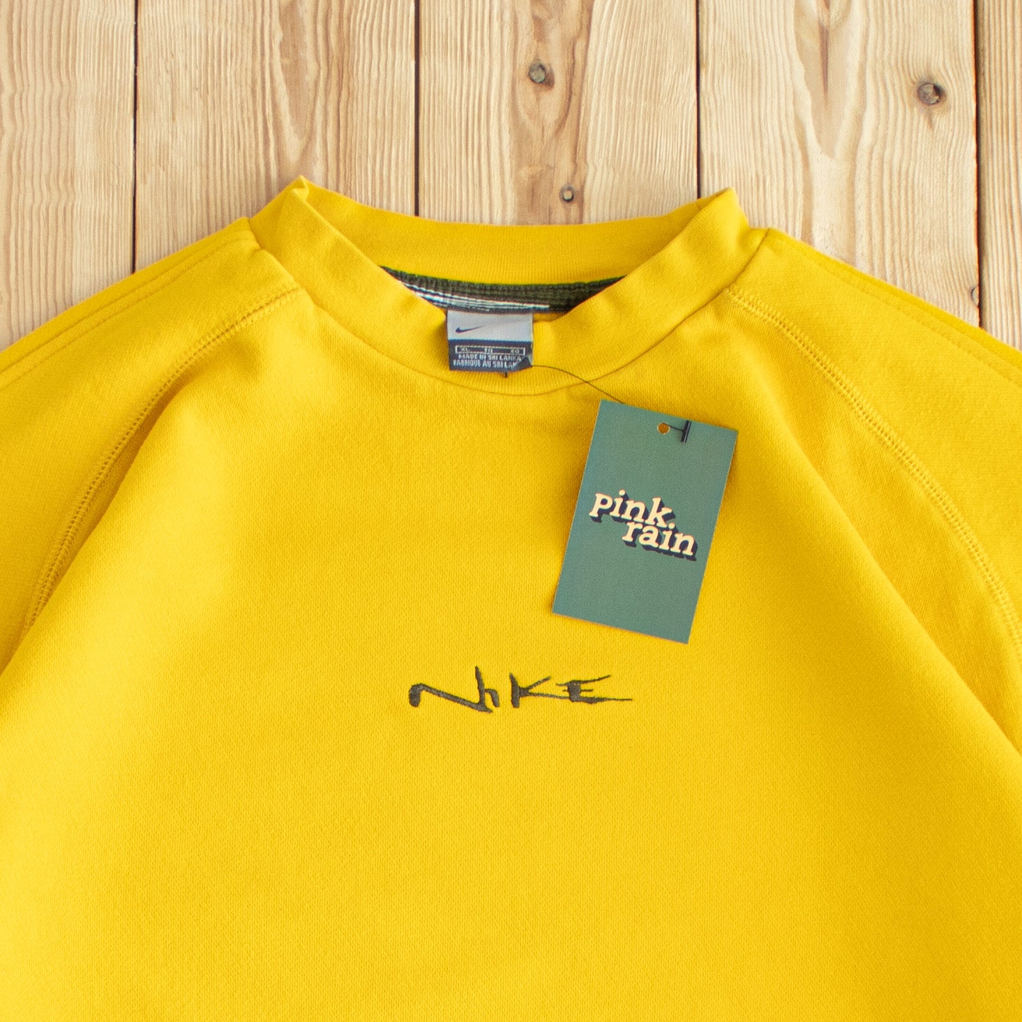 (XL) Nike Vintage Spell Out Embroidered Sweatshirt Yellow