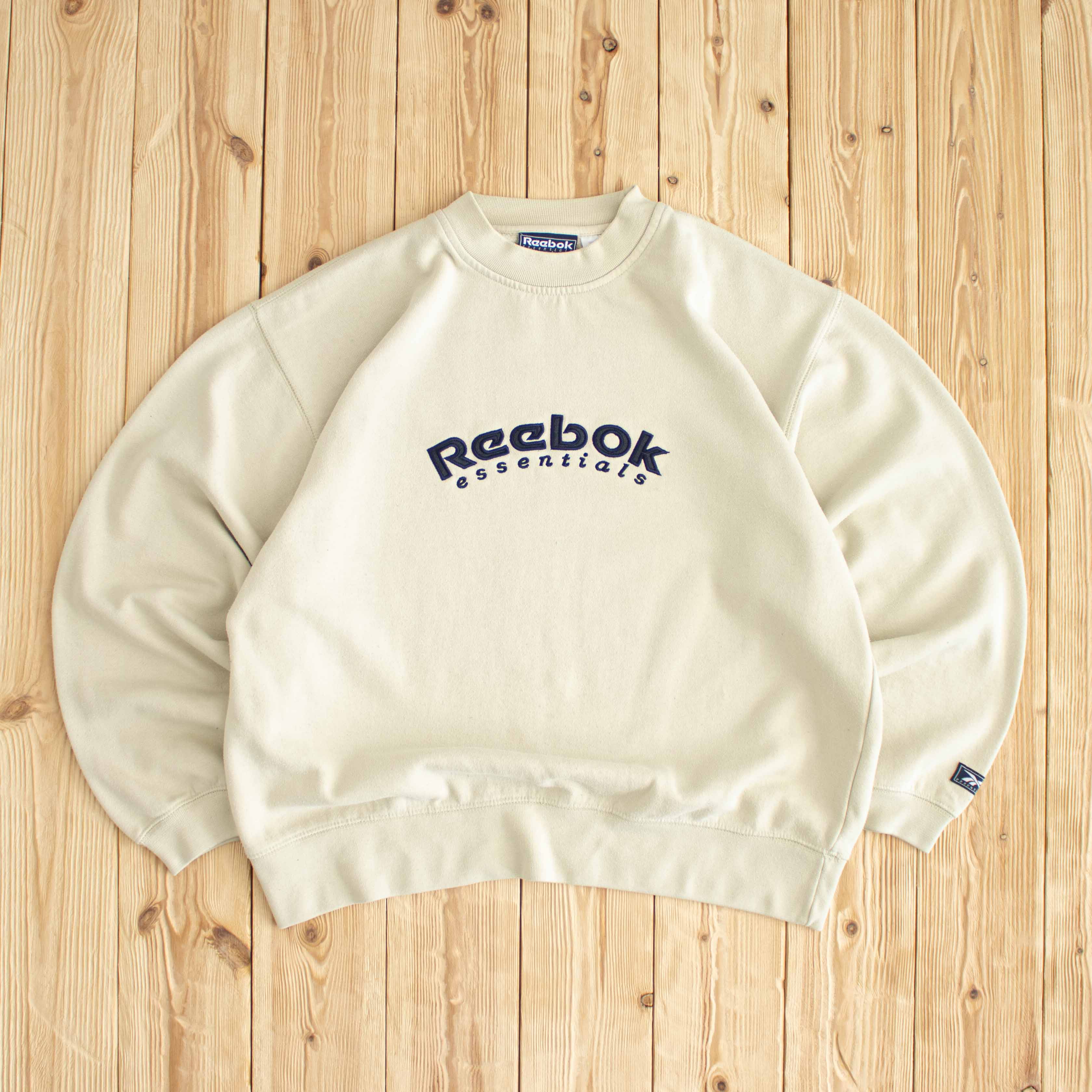 (S/M) Reebok Vintage Essentials Embroidered Sweatshirt Beige