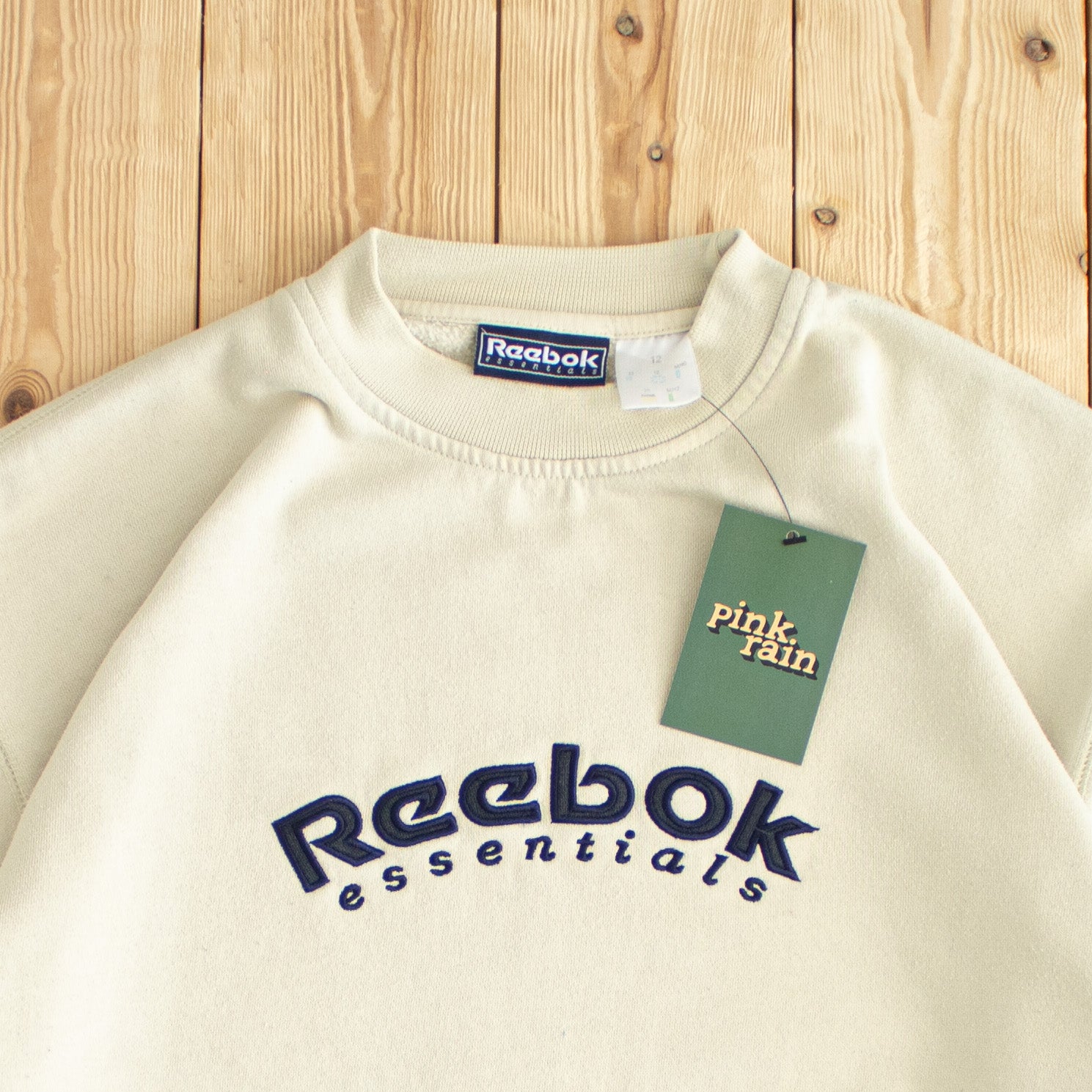 (S/M) Reebok Vintage Essentials Embroidered Sweatshirt Beige