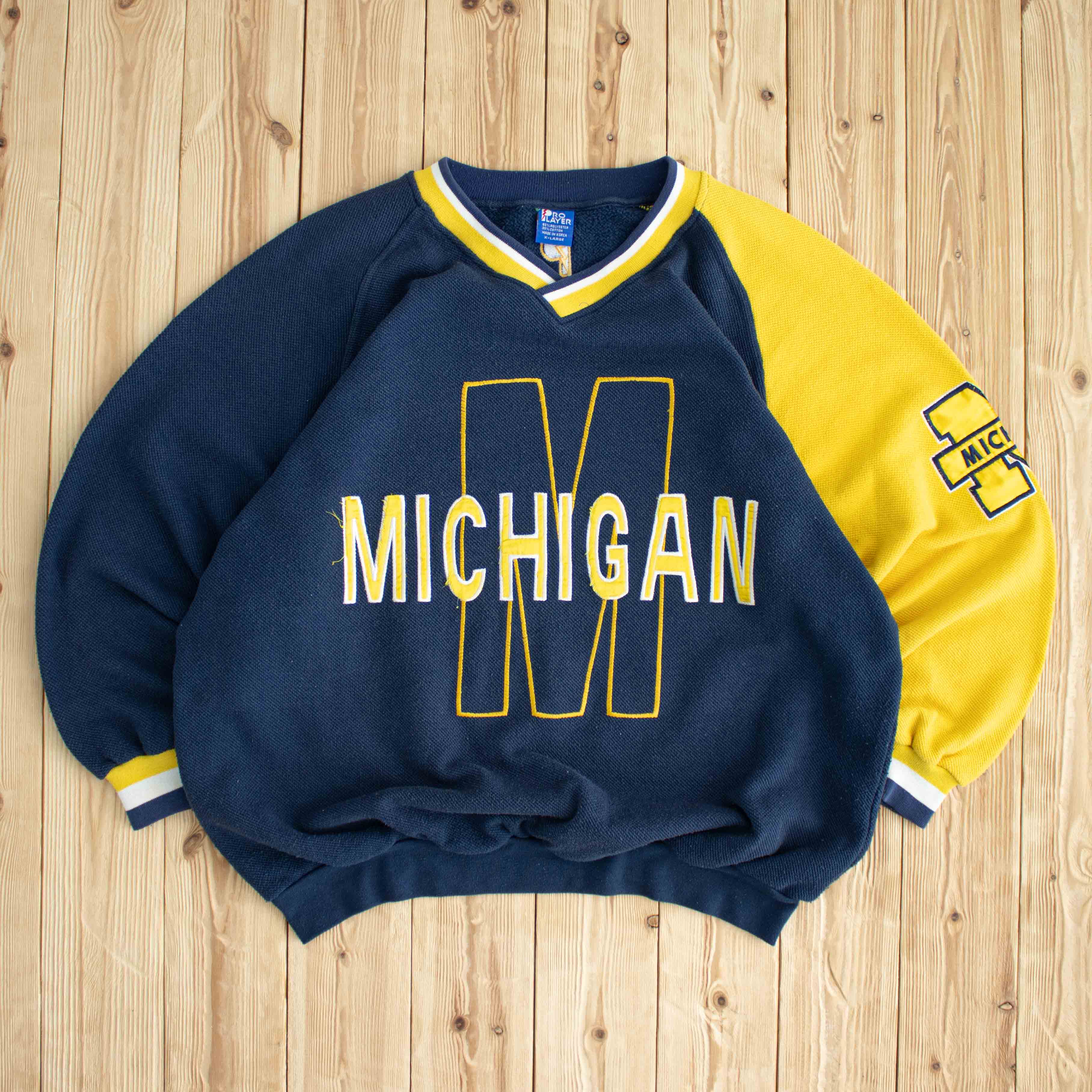 (XL) Pro Player Vintage Michigan Embroidered Sweatshirt Blue
