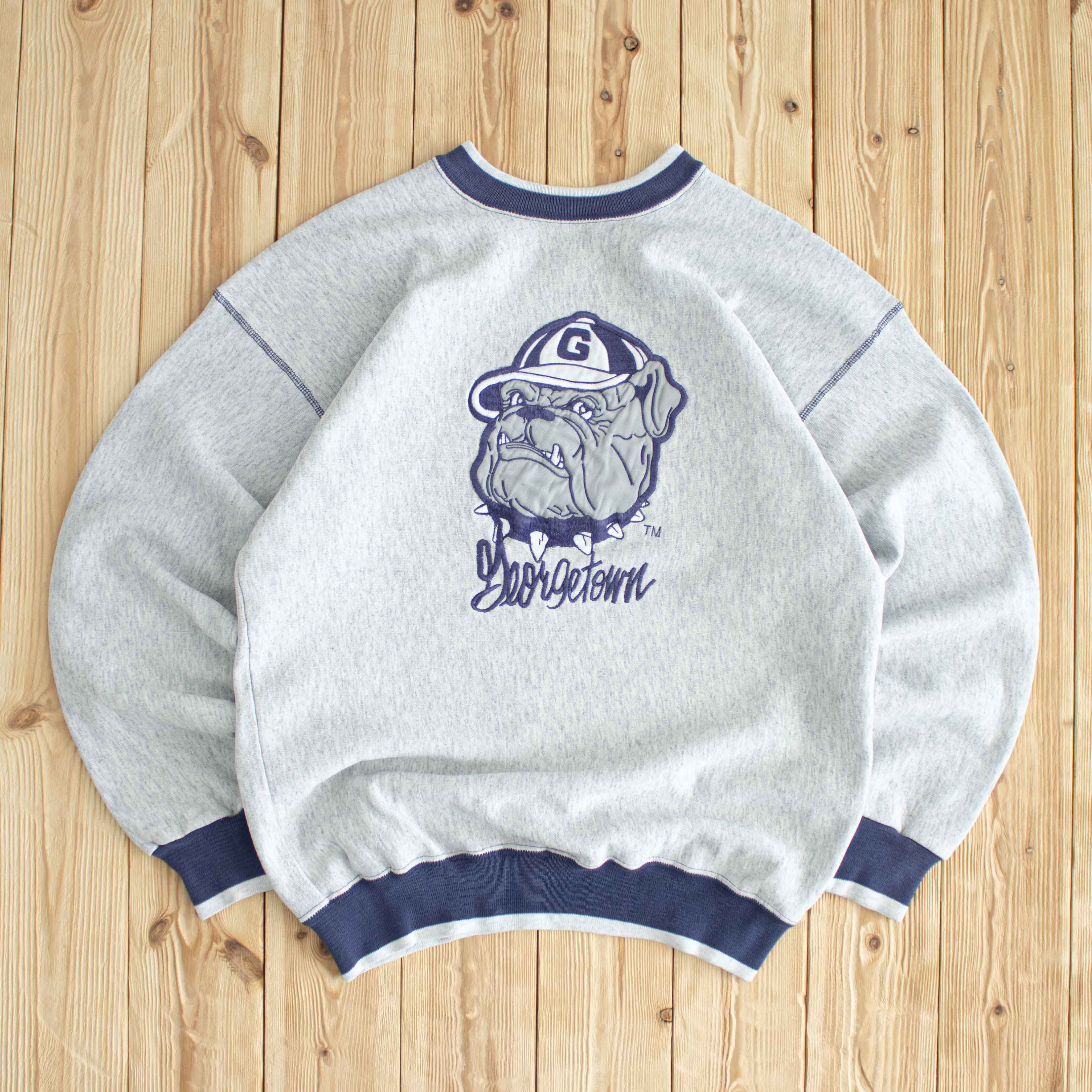 (M/L) Georgetown Bulldogs Vintage Embroidered Sweatshirt Gray