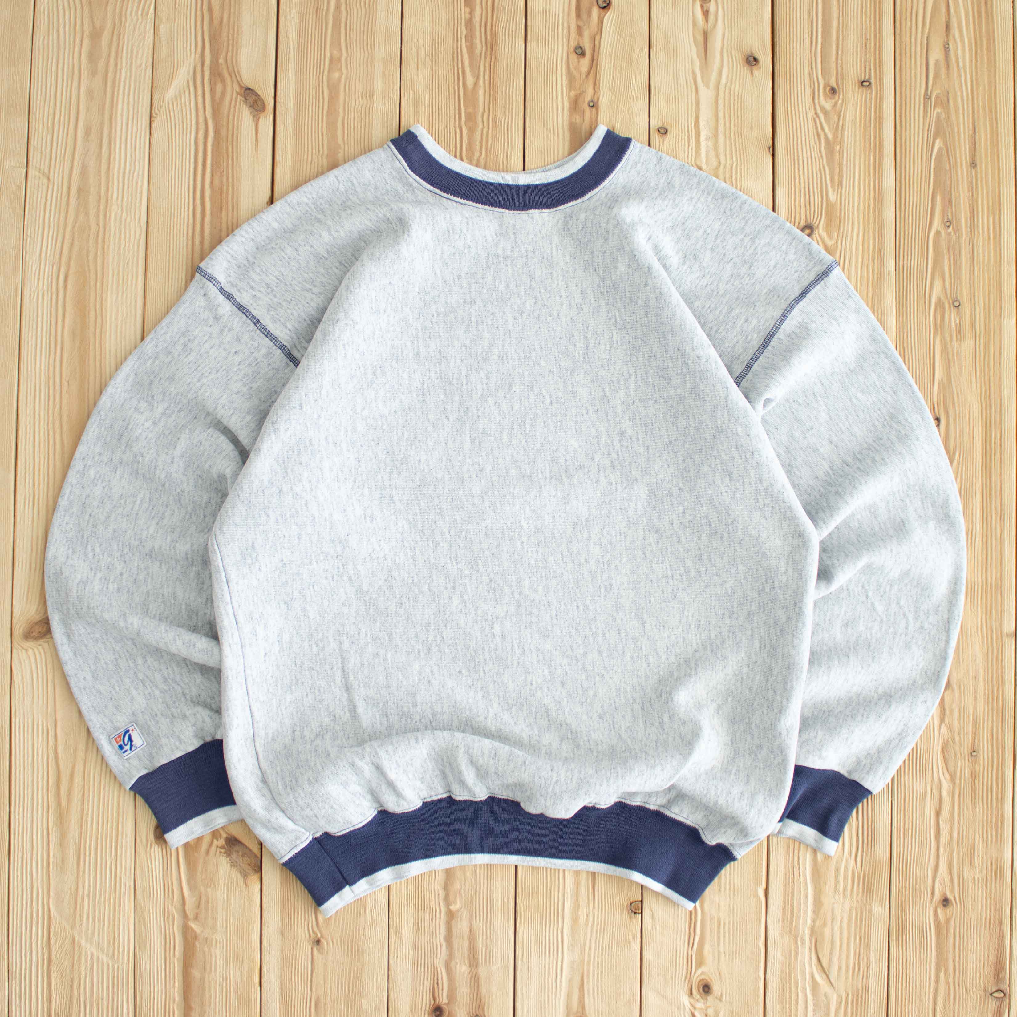 (M/L) Georgetown Bulldogs Vintage Embroidered Sweatshirt Gray