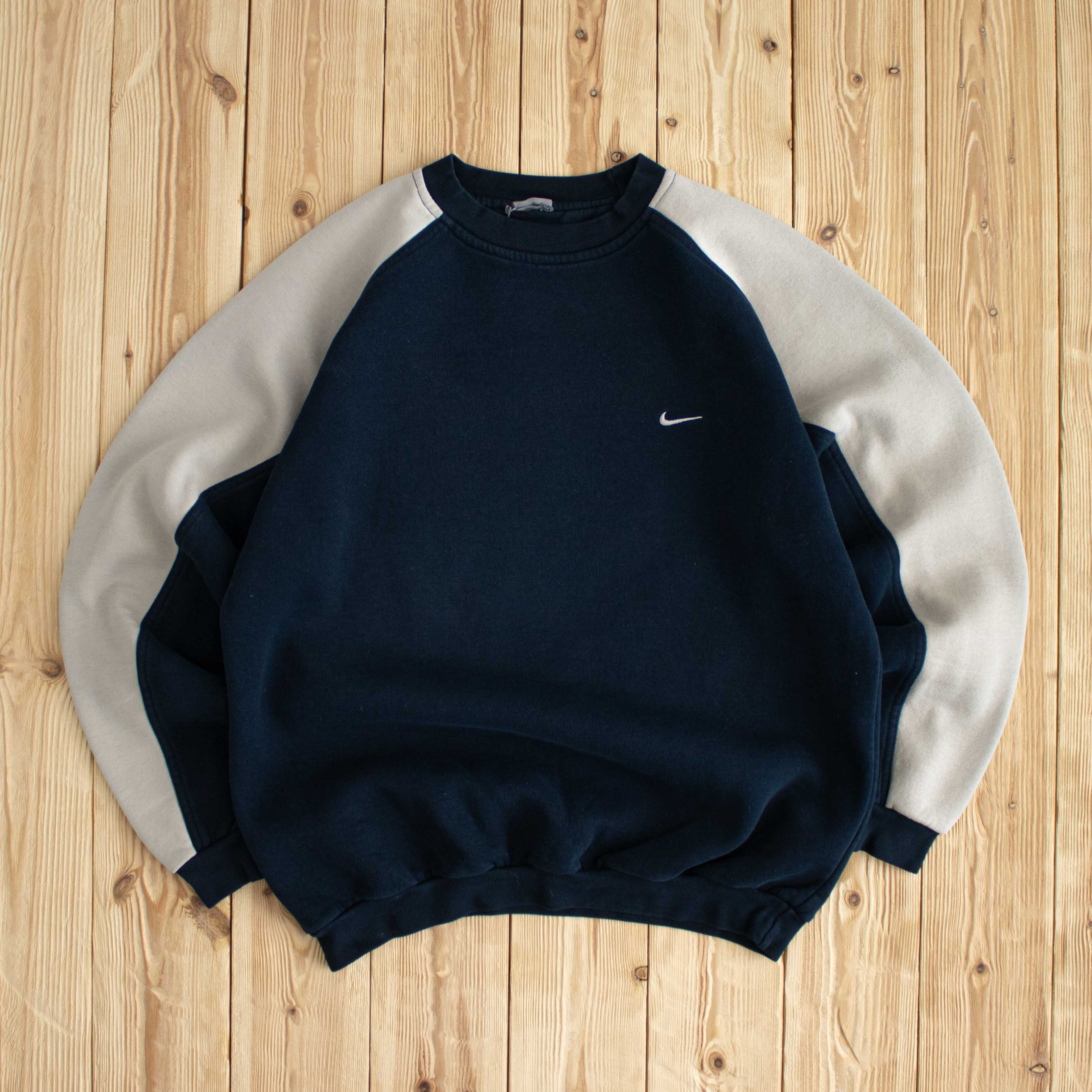 (M) Nike Essential Vintage Embroidered Sweatshirt Blue