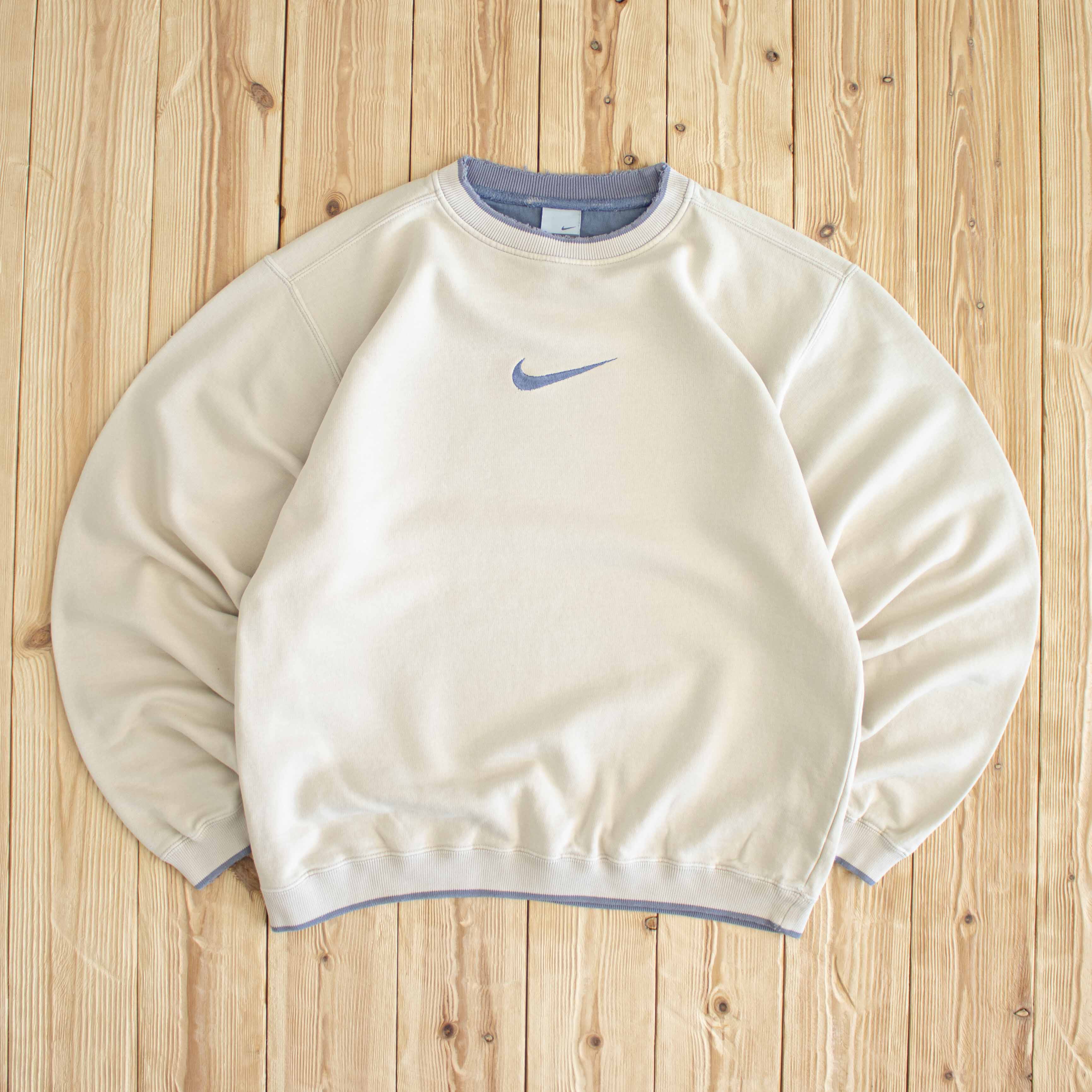 (M/L) Nike Swoosh Vintage Embroidered Distresses Sweatshirt Beige