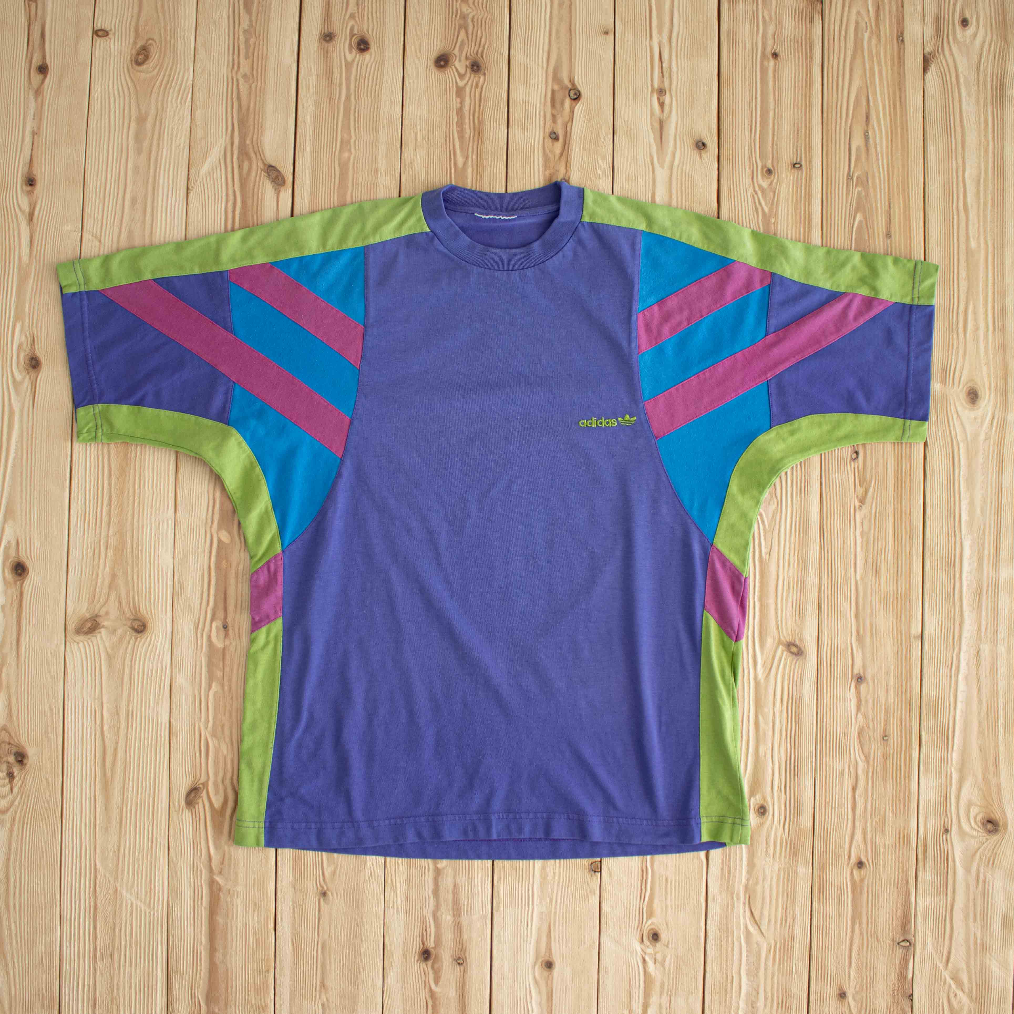 (M/L) Adidas Vintage Embroidered T-Shirt Purple