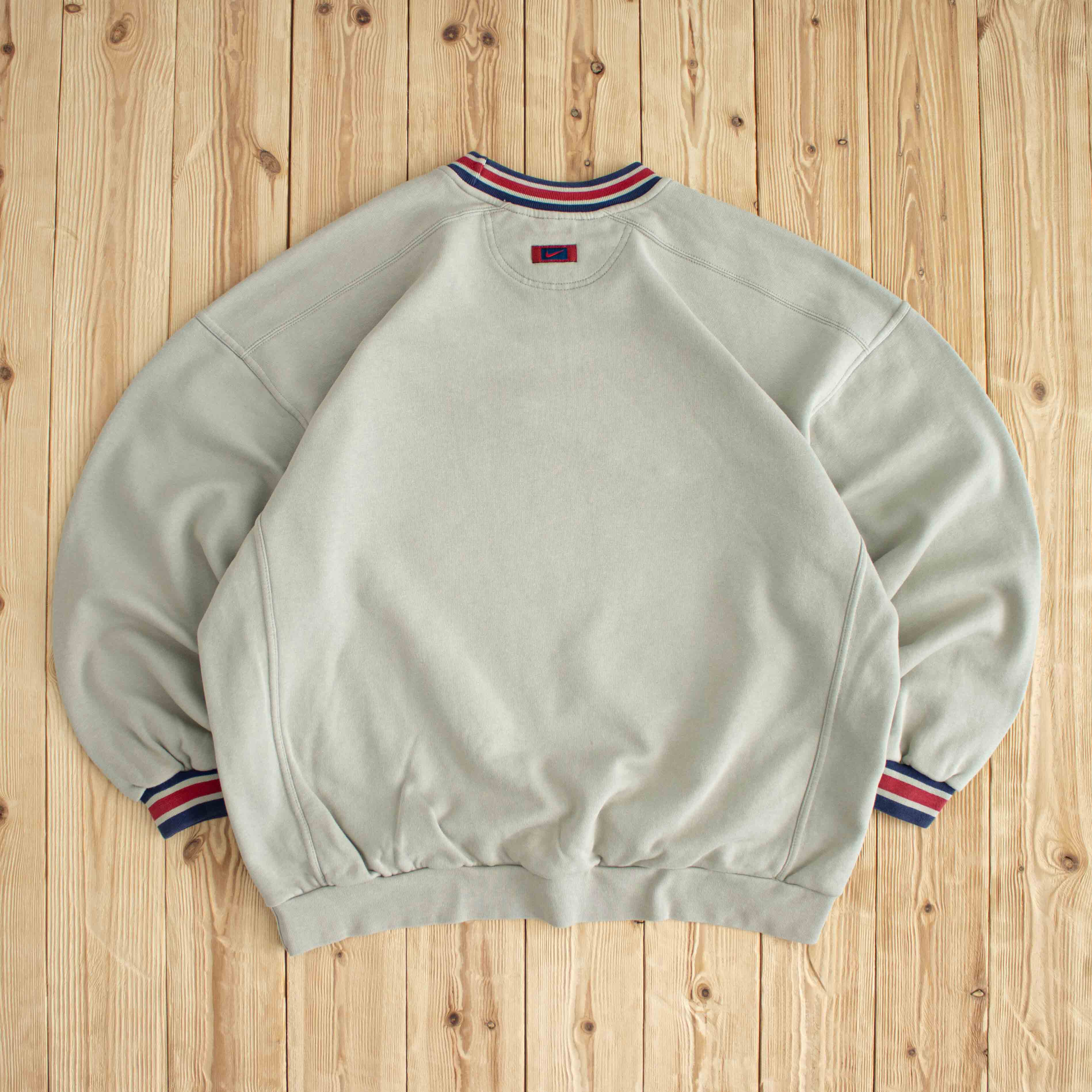 (XL) Nike Swoosh Vintage Embroidered Sweatshirt Beige