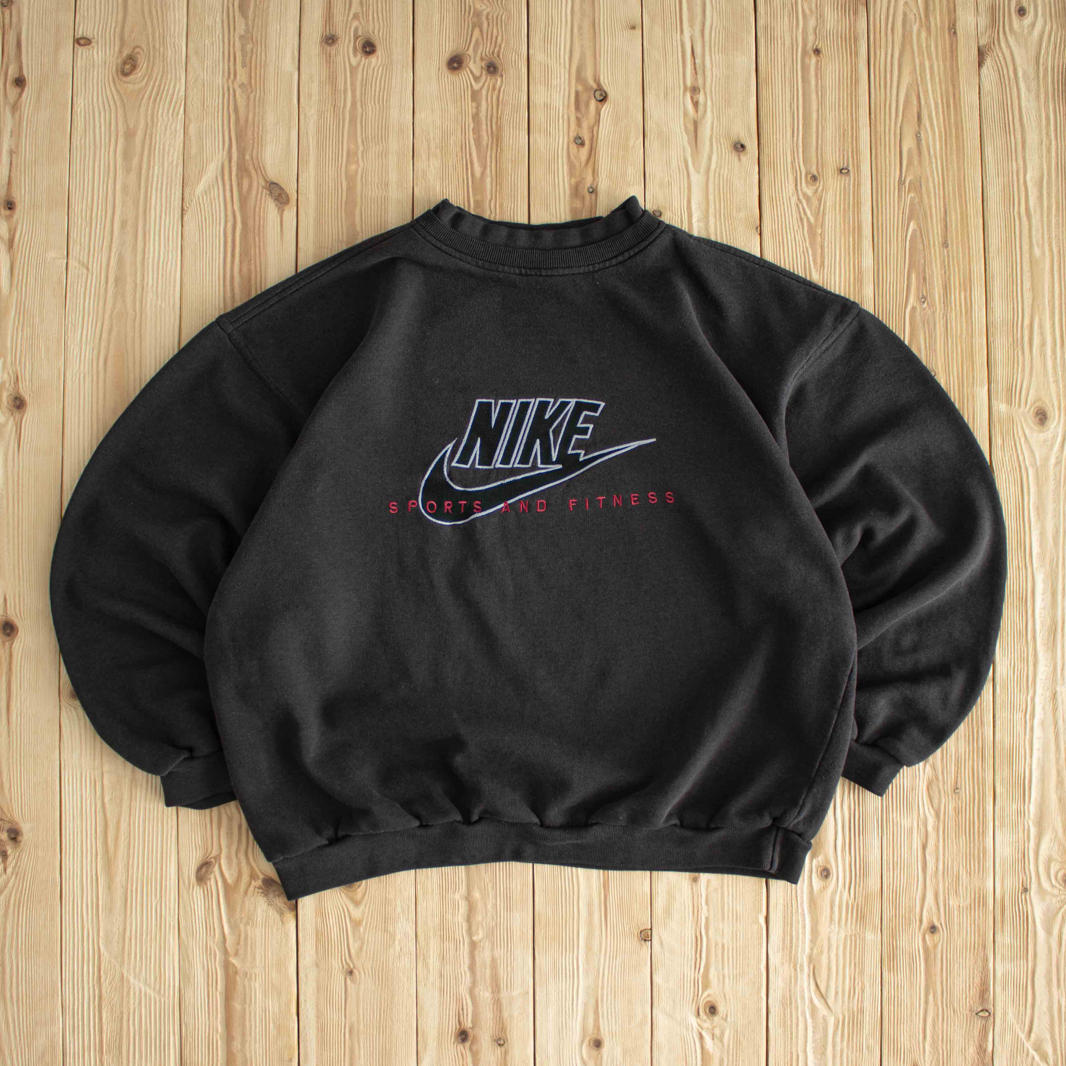(M) Nike Sports Fitness Vintage Embroidered Sweatshirt Black