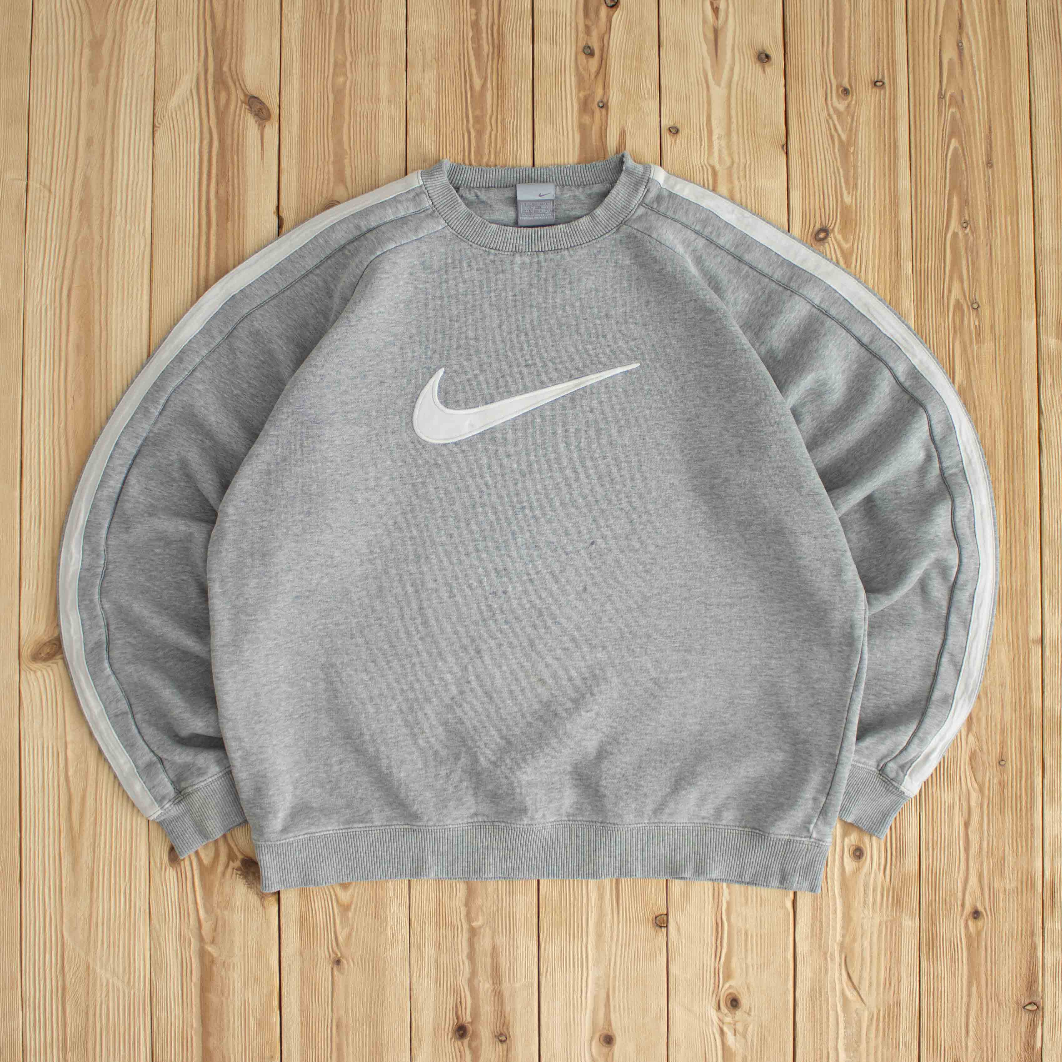 (M) Nike Swoosh Vintage Embroidered Sweatshirt Gray