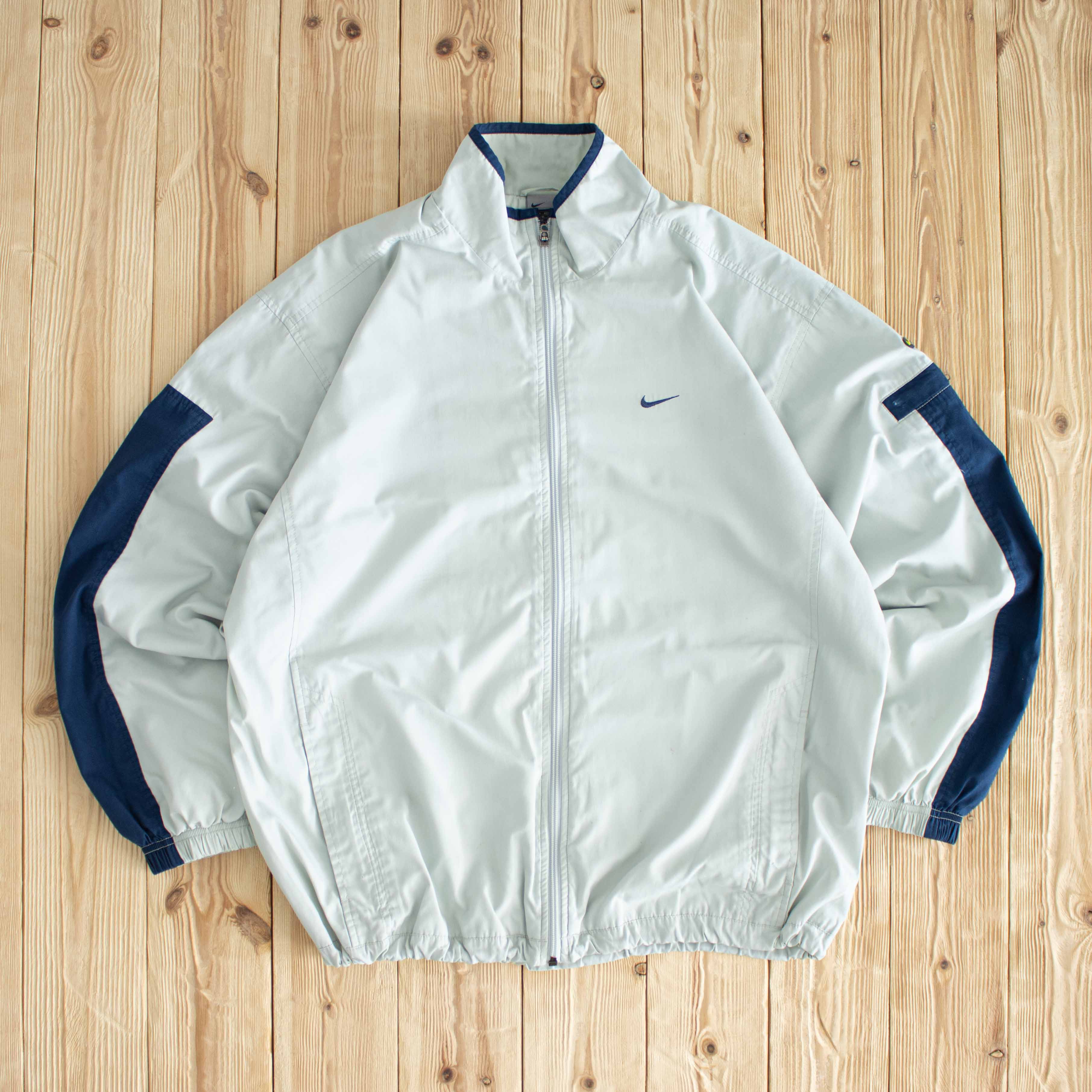 (L) Nike Essential Vintage Embroidered Jacket Gray