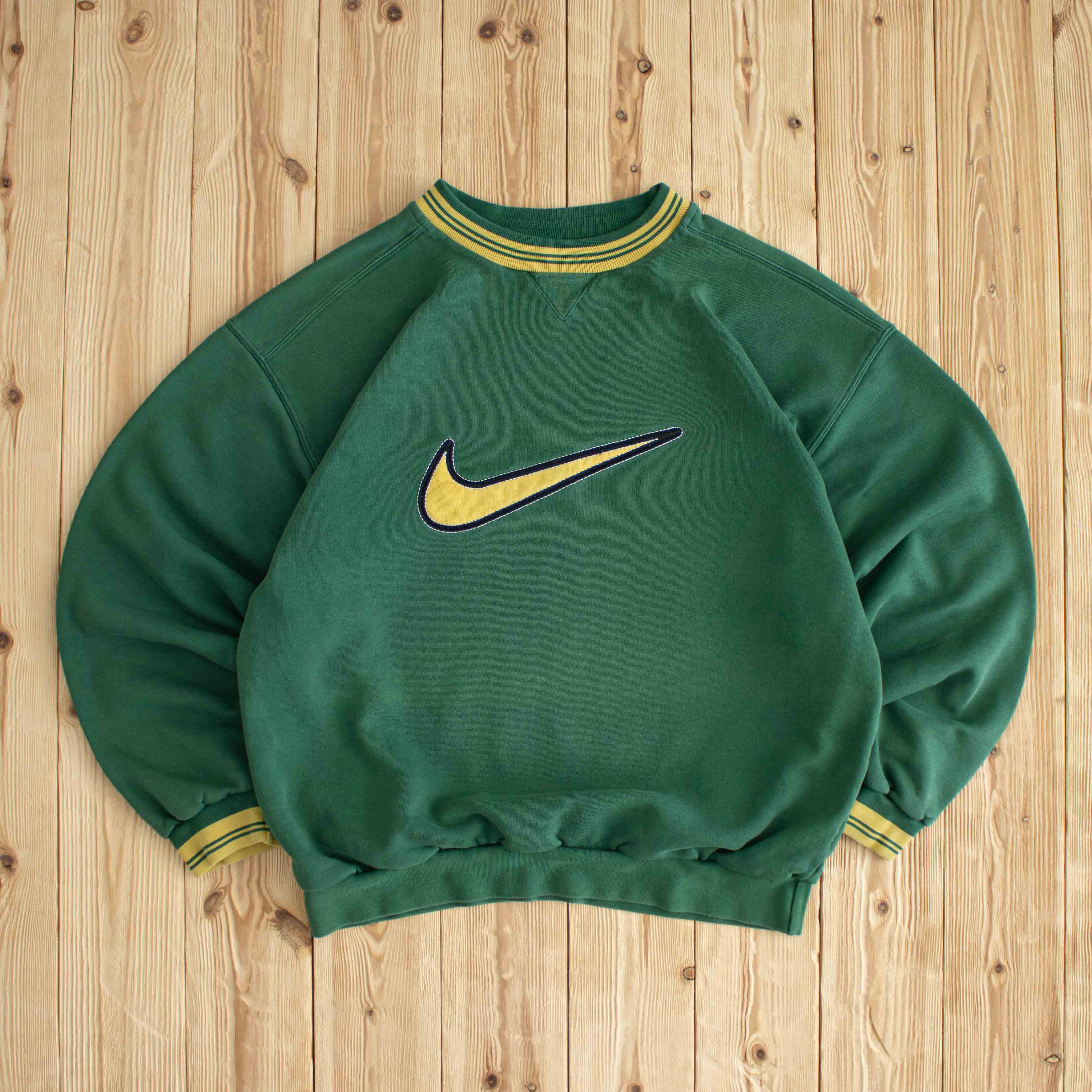 (M/L) Nike Swoosh Vintage Embroidered Sweatshirt Green