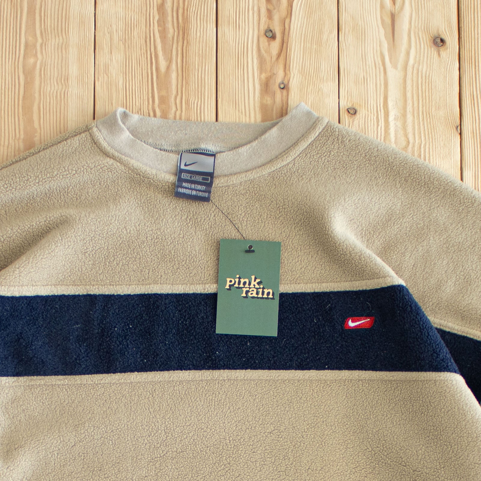 (L) Nike Vintage Mini Swoosh Embroidered Fleece Sweatshirt Beige