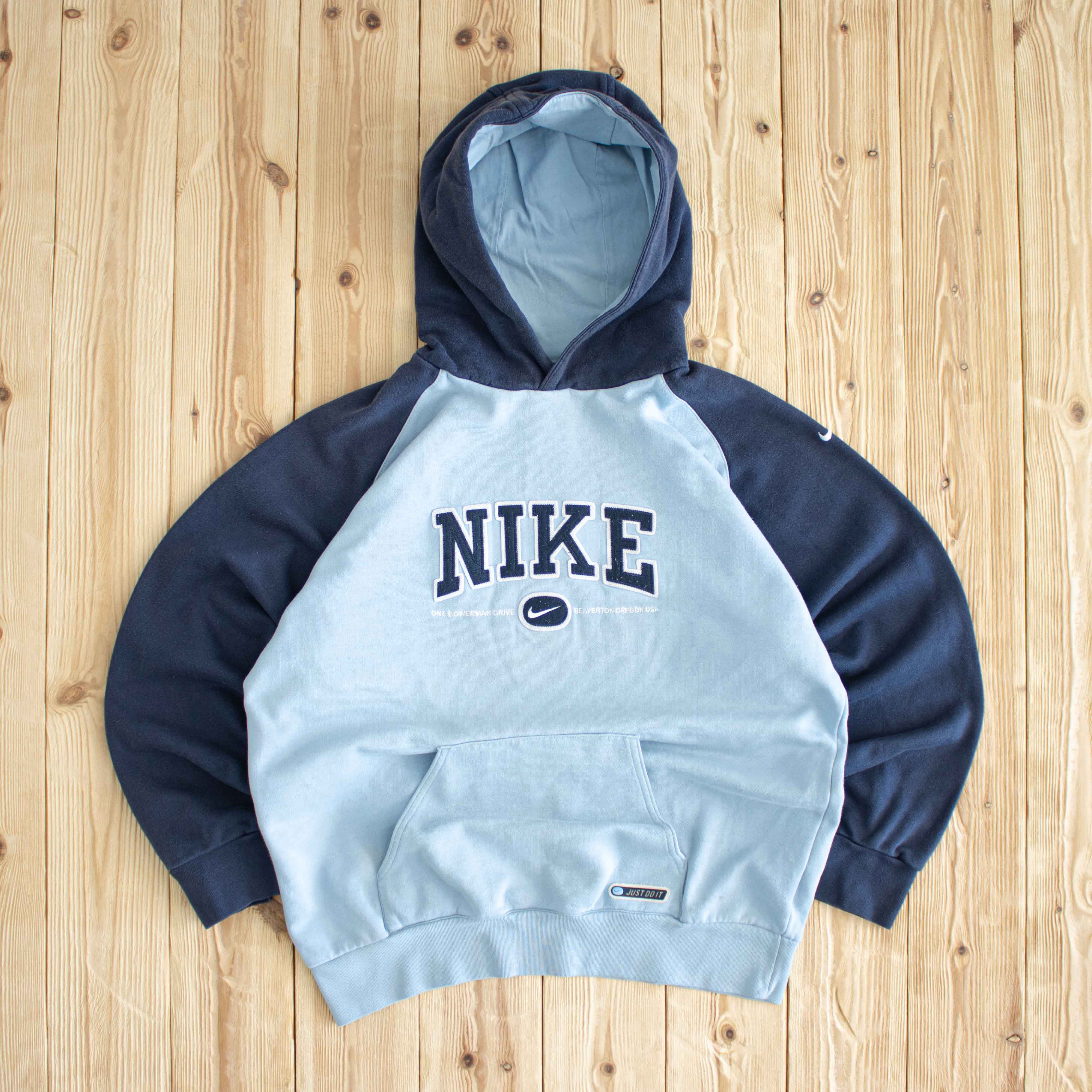 (M) Nike Spell Out Vintage Embroidered Hoodie Blue