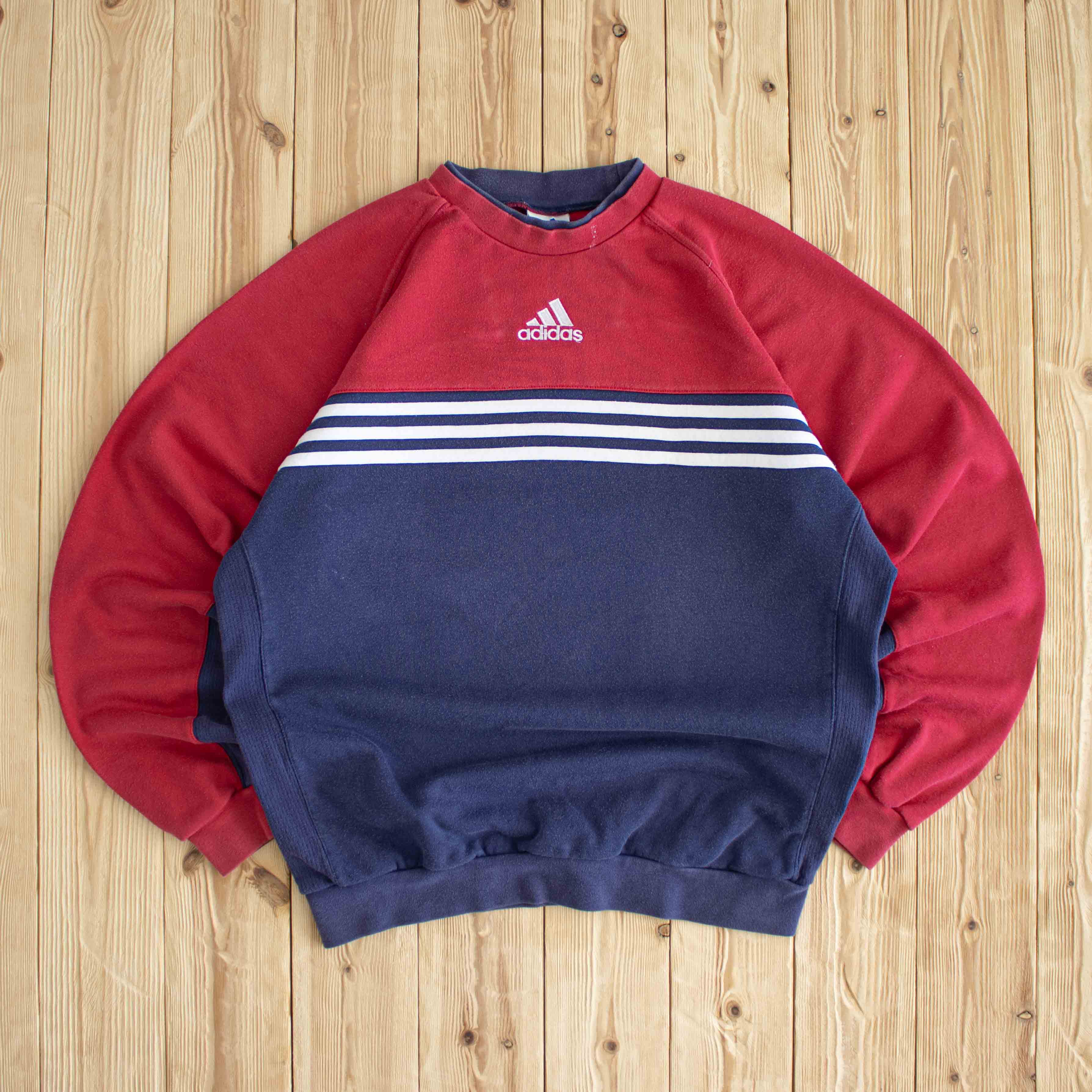 (L) Adidas Center Logo Vintage Embroidered Sweatshirt Blue