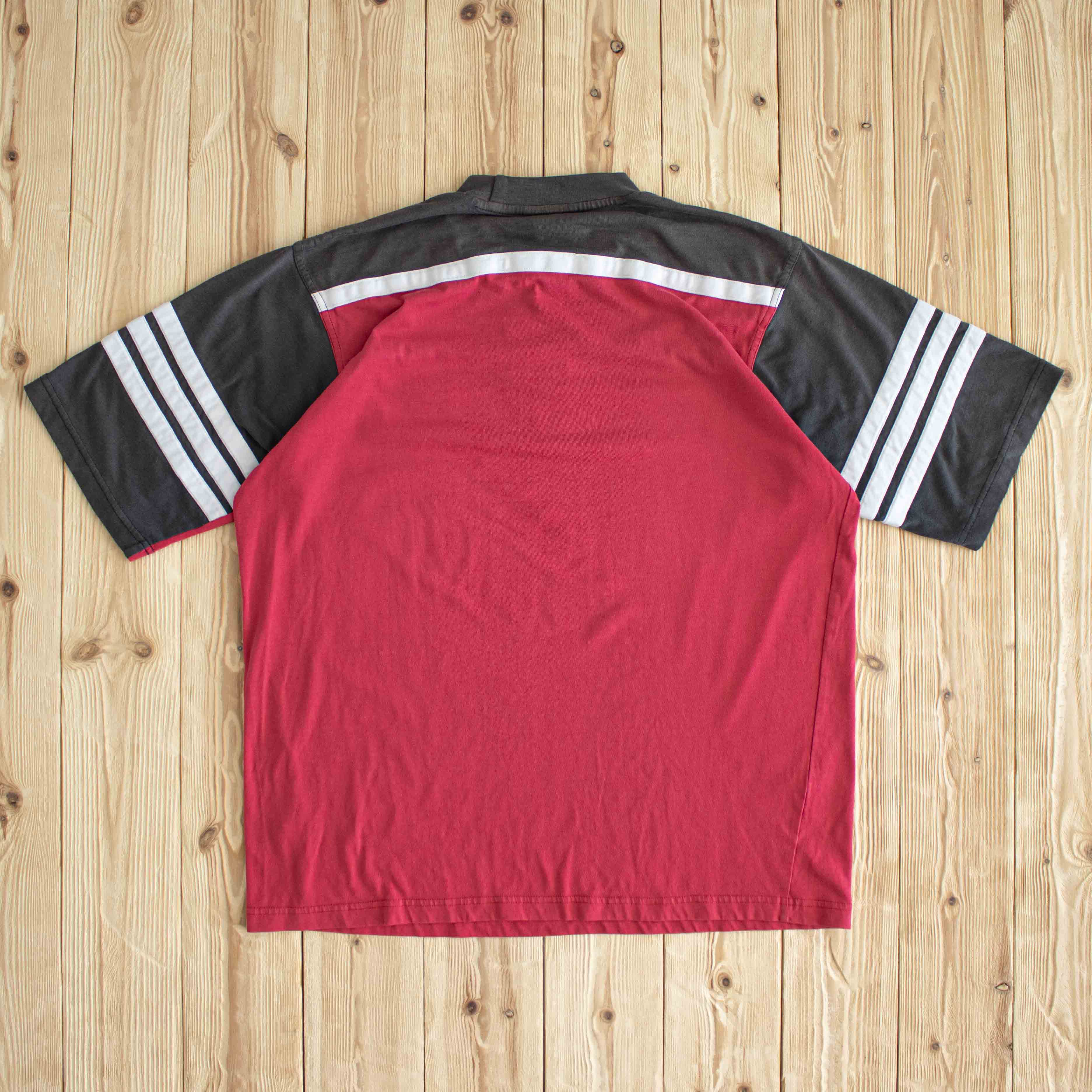 (L) Adidas Center Logo Vintage Embroidered T-Shirt Red