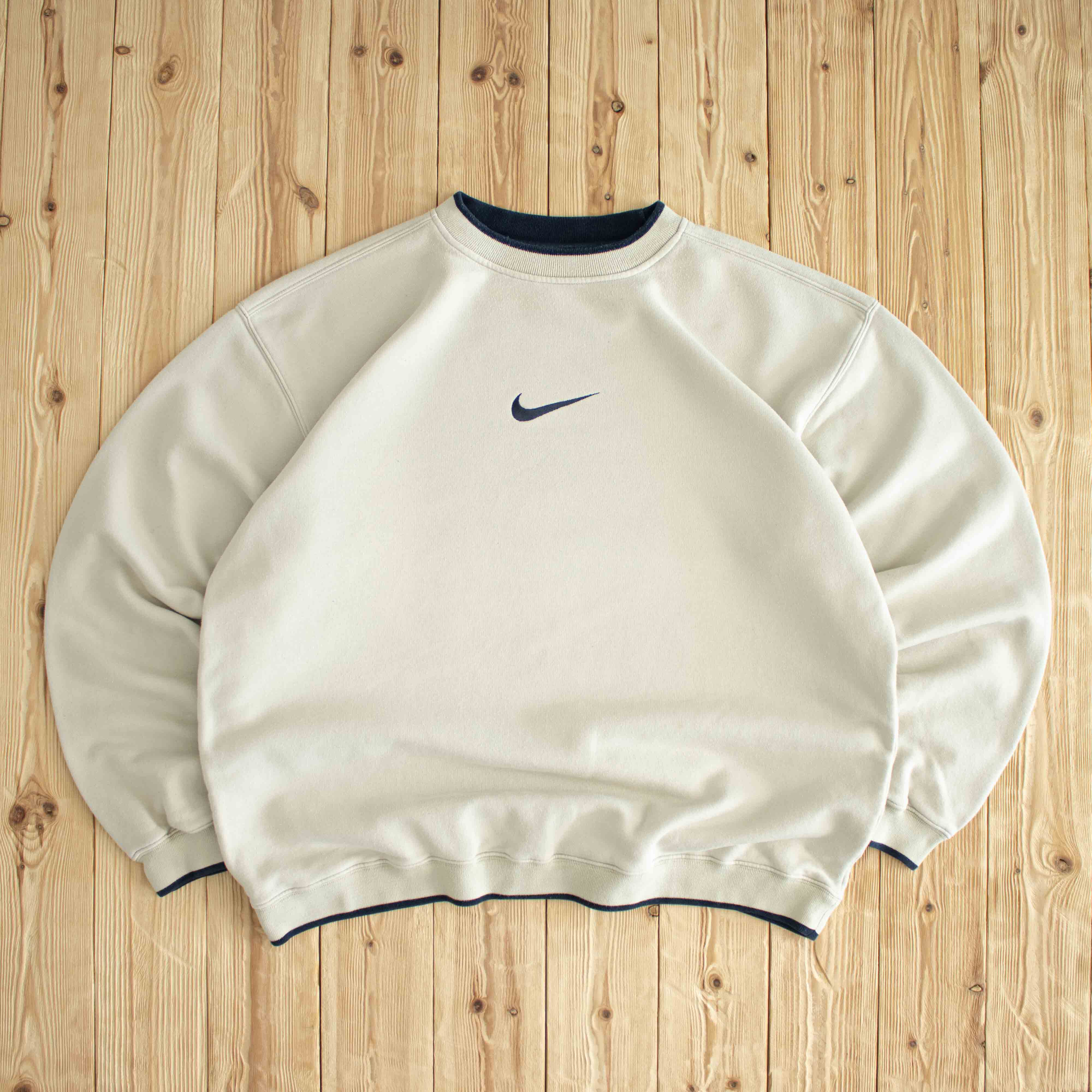(XL/XXL) Nike Swoosh Vintage Embroidered Sweatshirt Beige