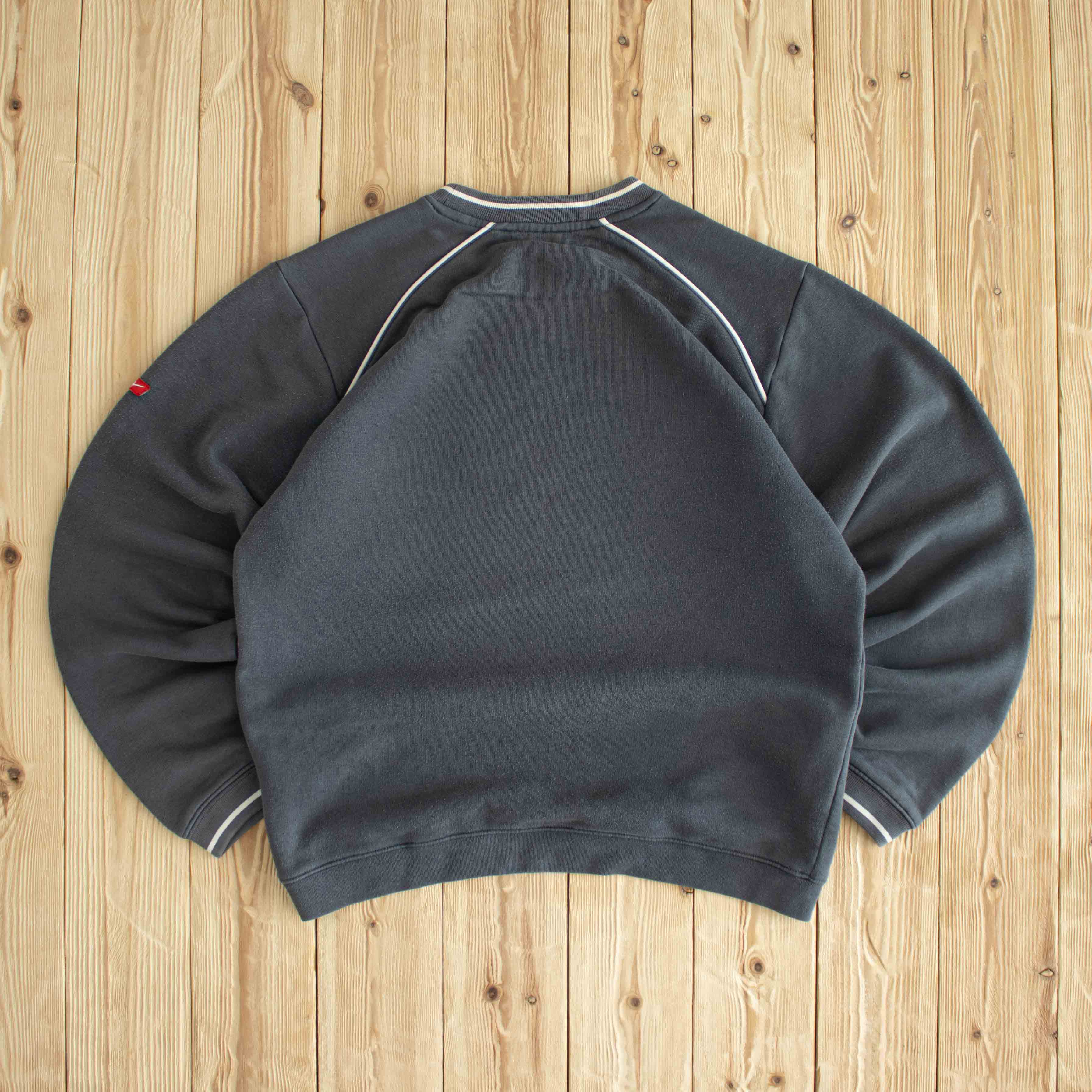 (M/L) Nike Spell Out Vintage Embroidered Sweatshirt Gray