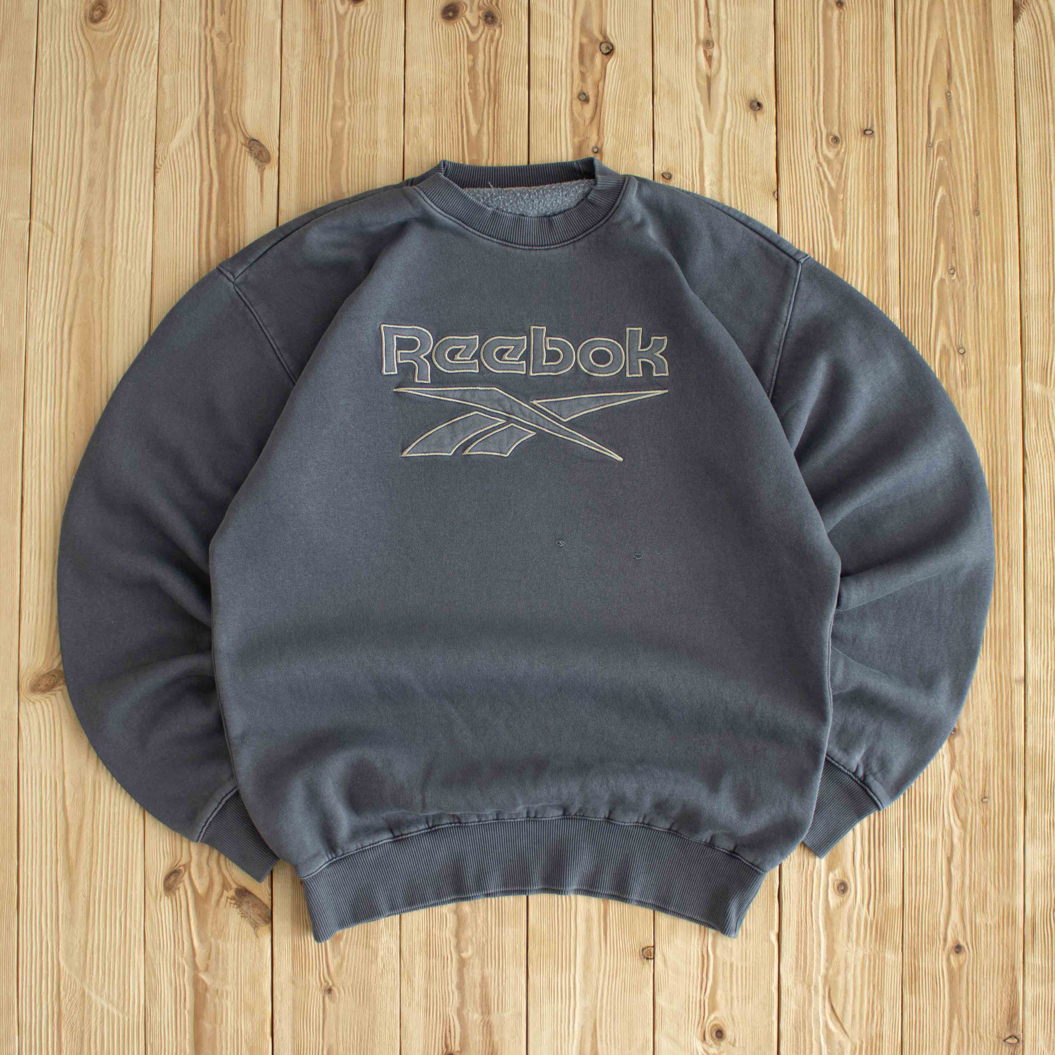 (M/L) Reebok Vintage Embroidered Sweatshirt Gray