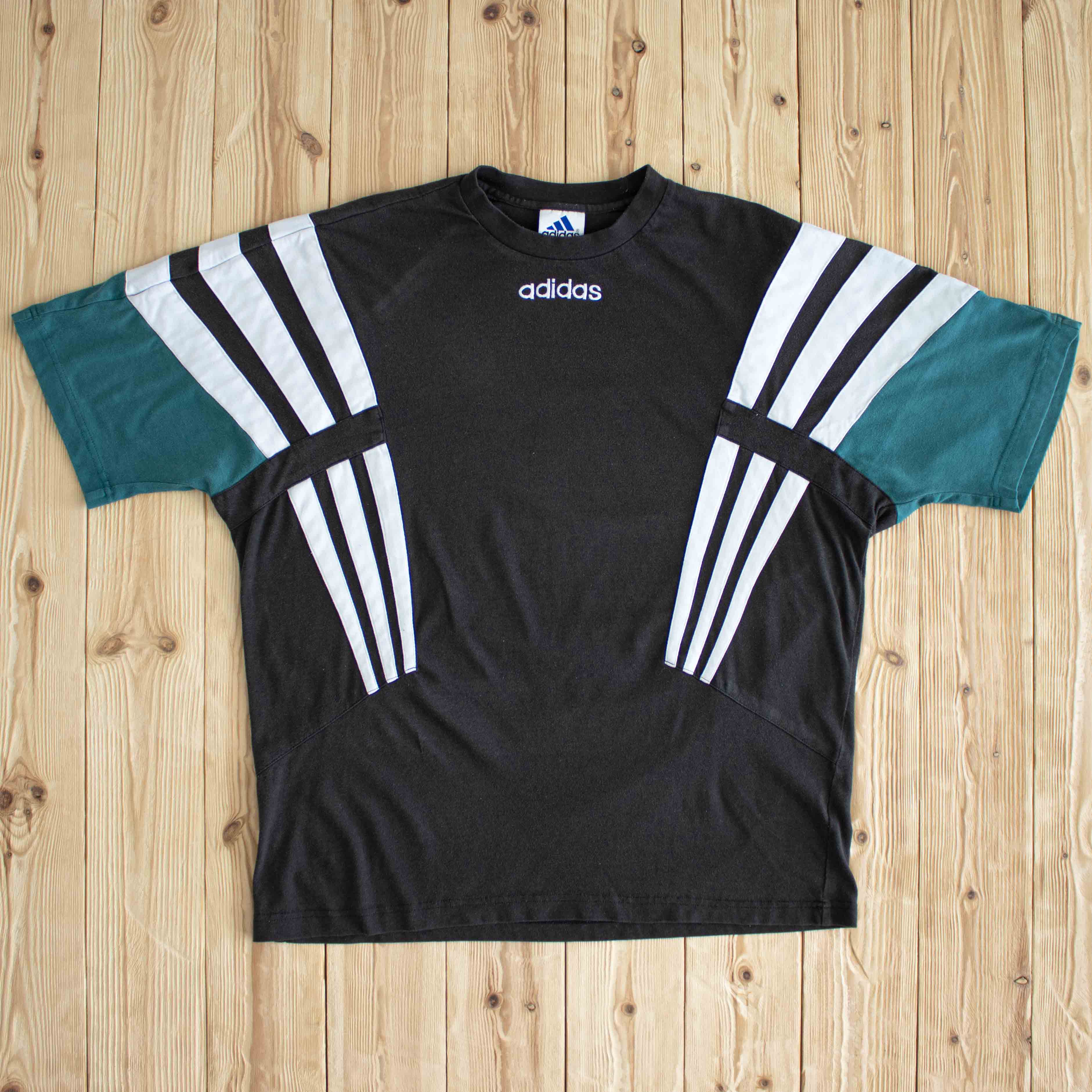 (L) Adidas Vintage Side Stripe Embroidered T-Shirt Black
