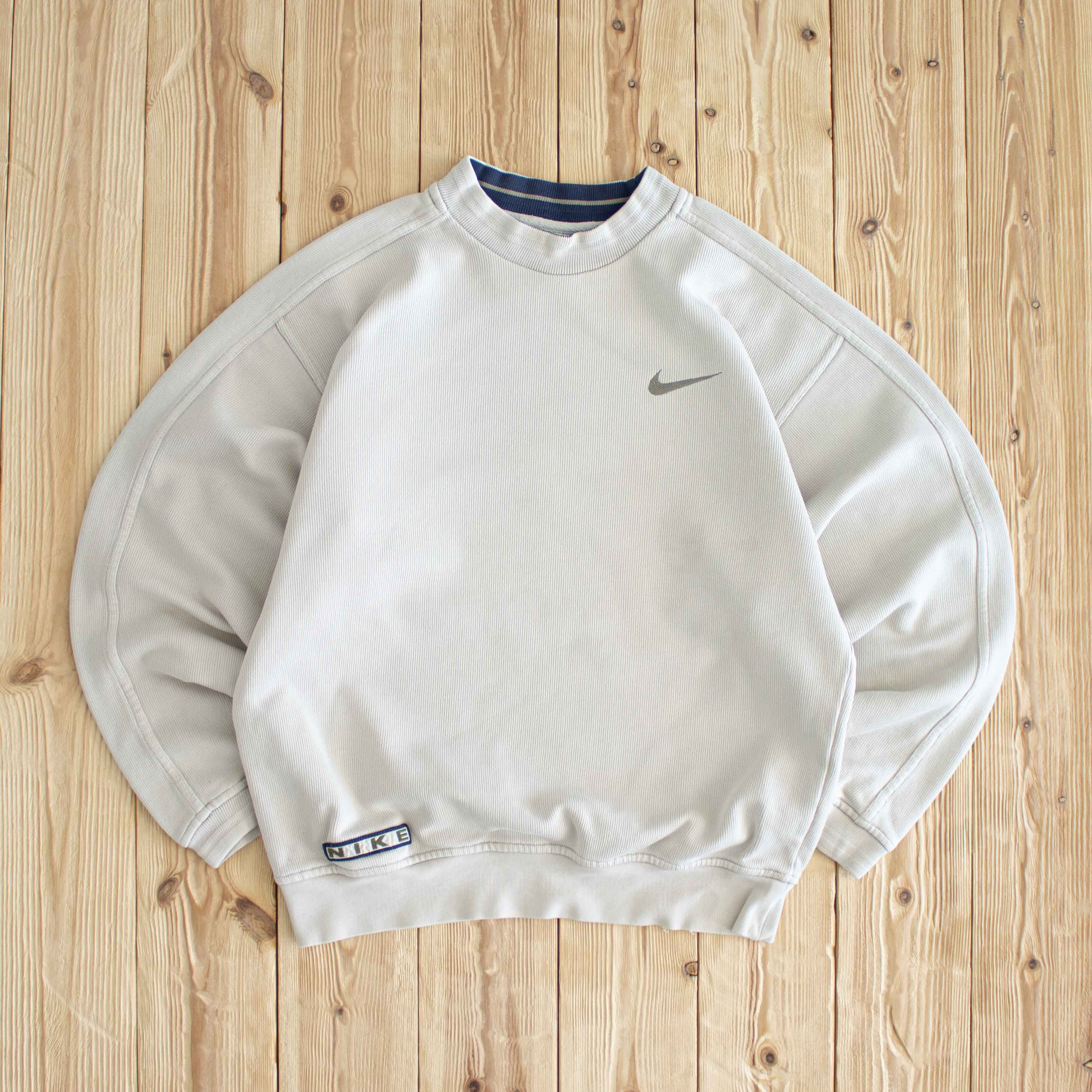 (S) Nike Essential Vintage Embroidered Sweatshirt Beige