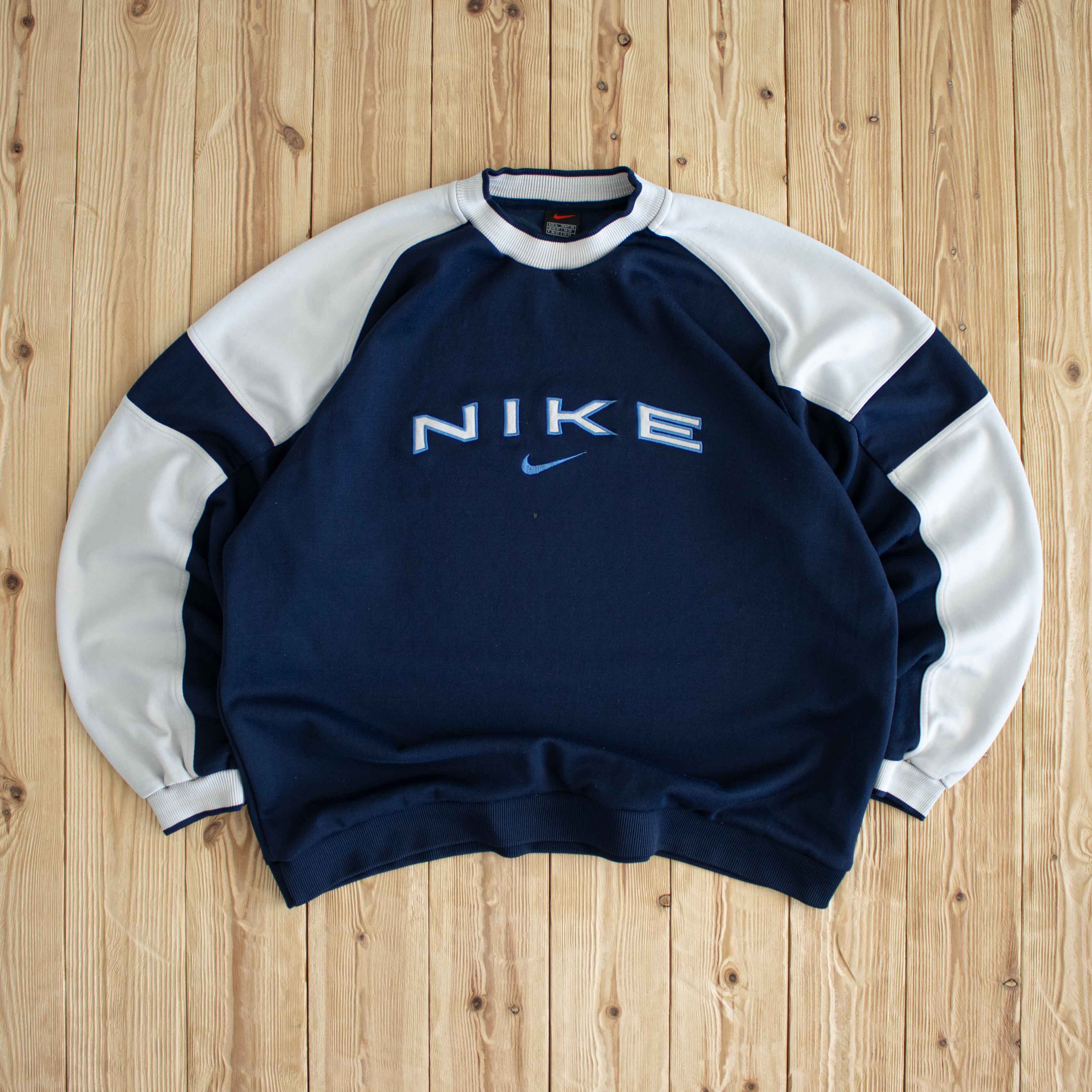 (L) Nike Spell Out Vintage Embroidered Sweatshirt Blue