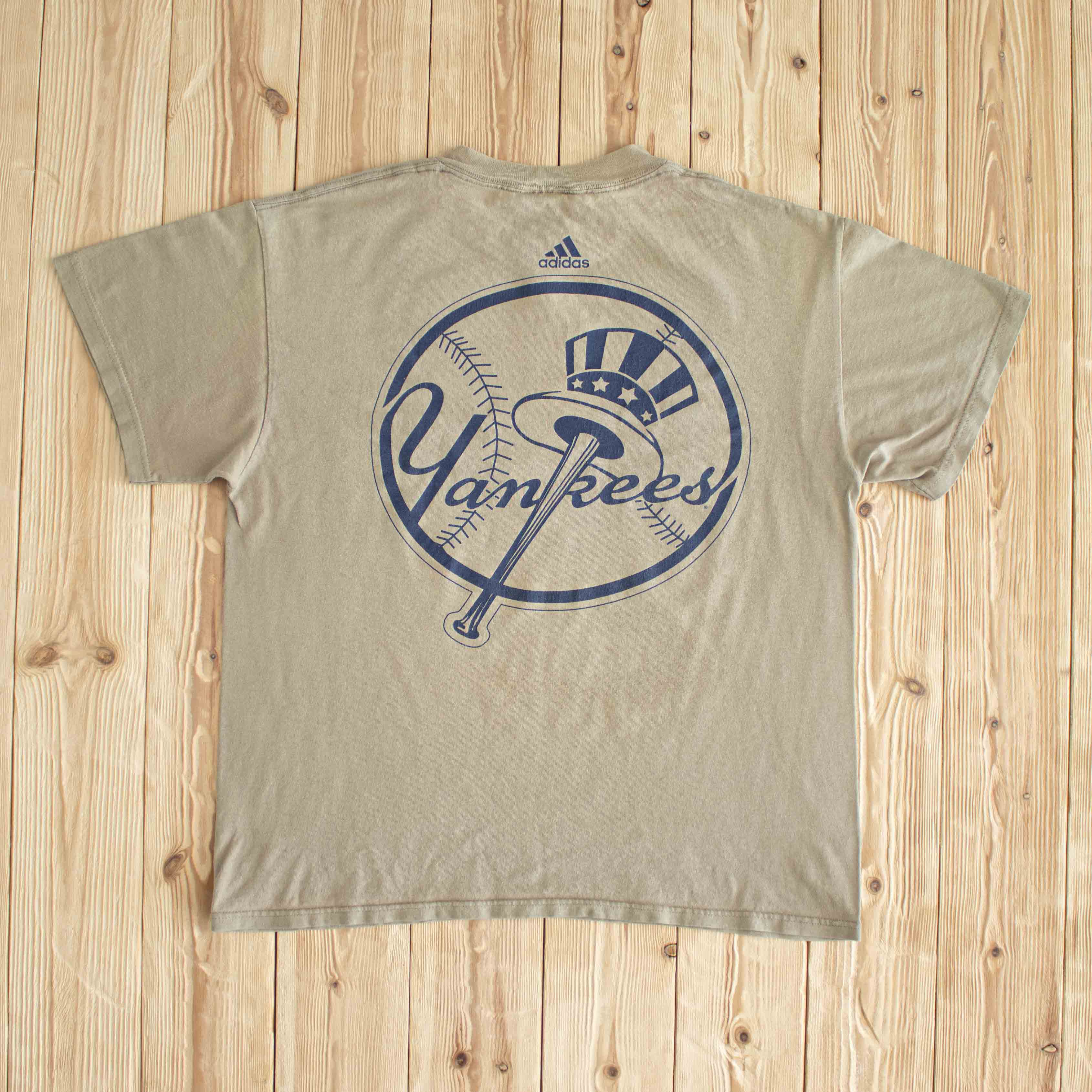 (L) 2003 Adidas NY Yankees Vintage T-Shirt Beige