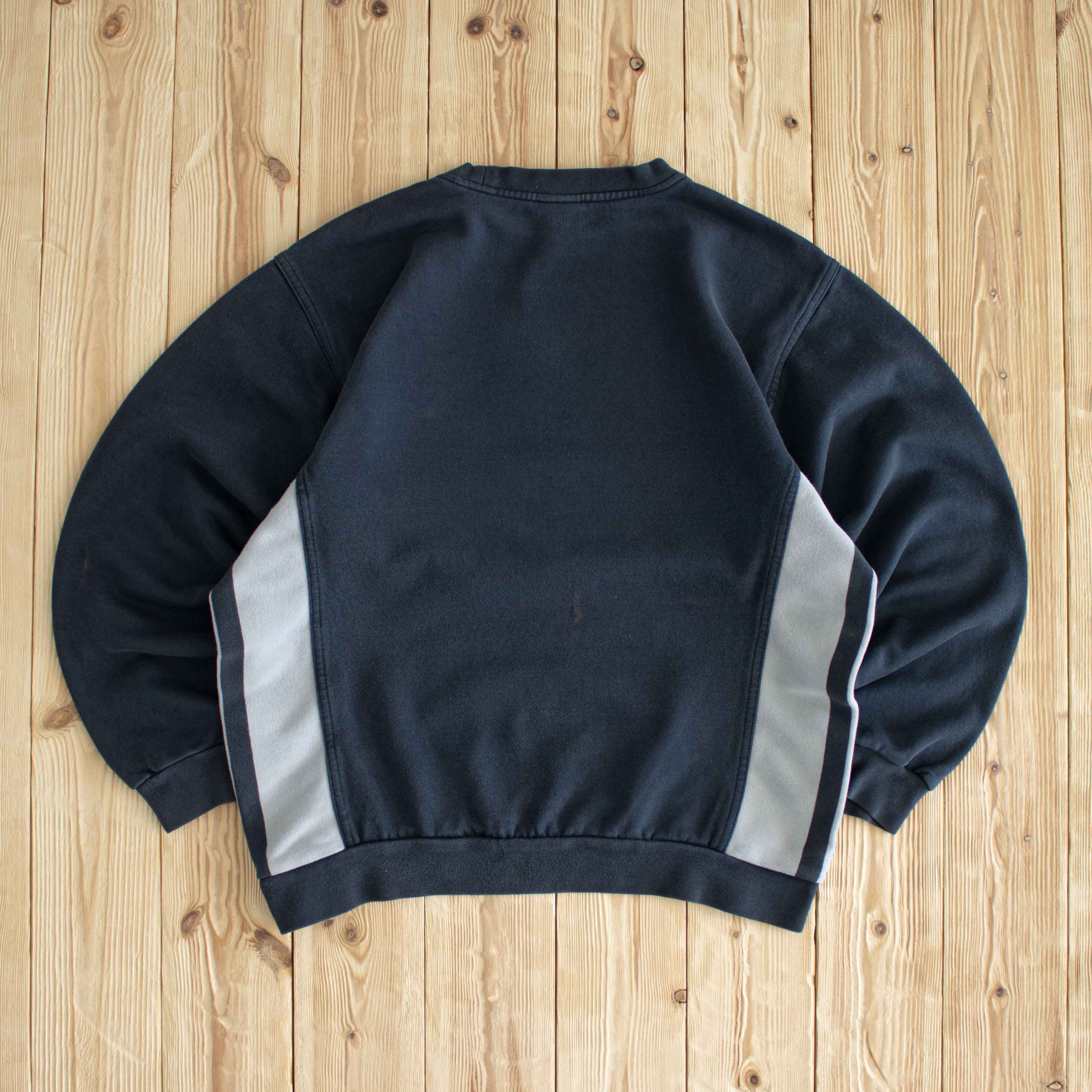 (M) Nike Vintage Essential Embroidered Sweatshirt Gray