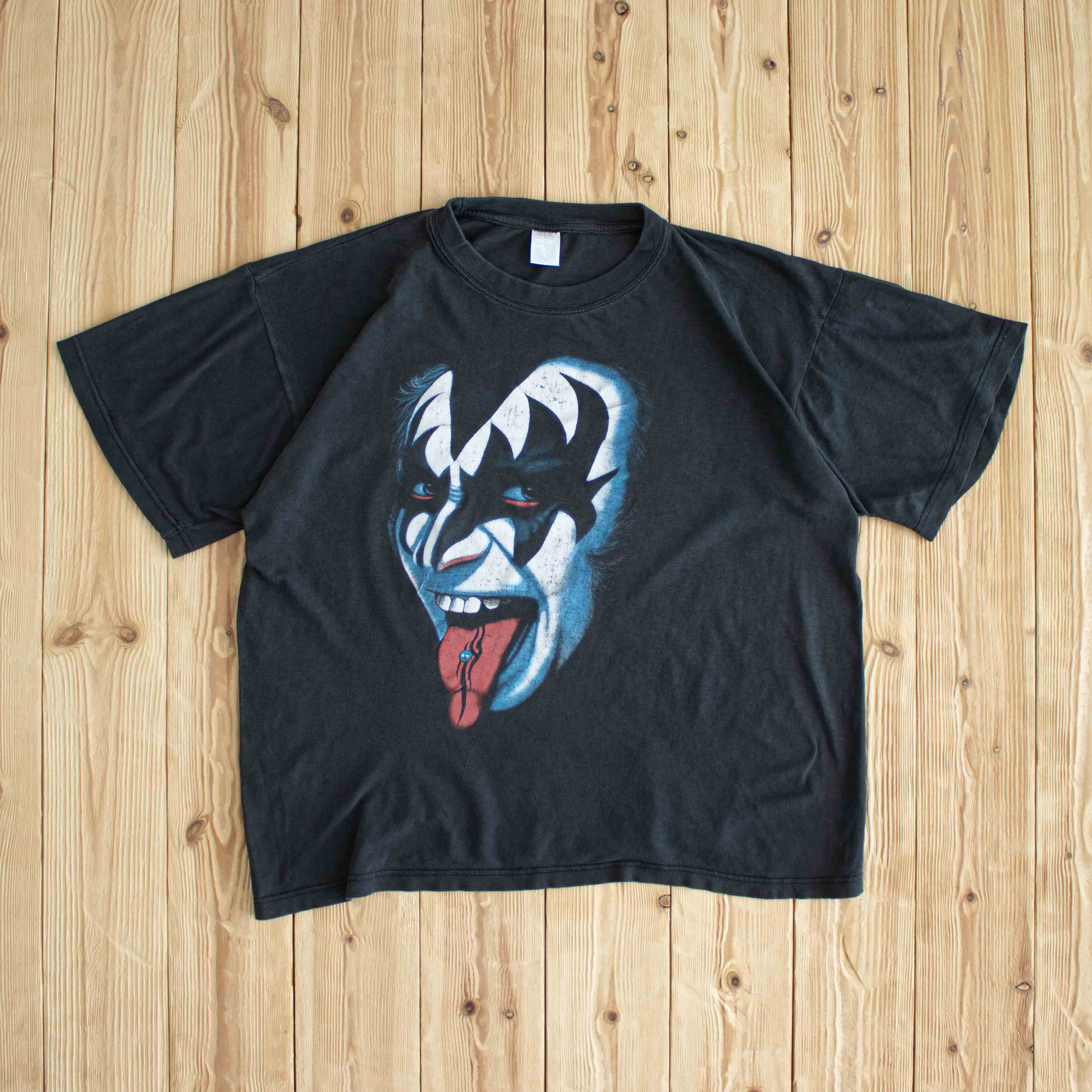 (M) Kiss Vintage Printed T-Shirt Gray