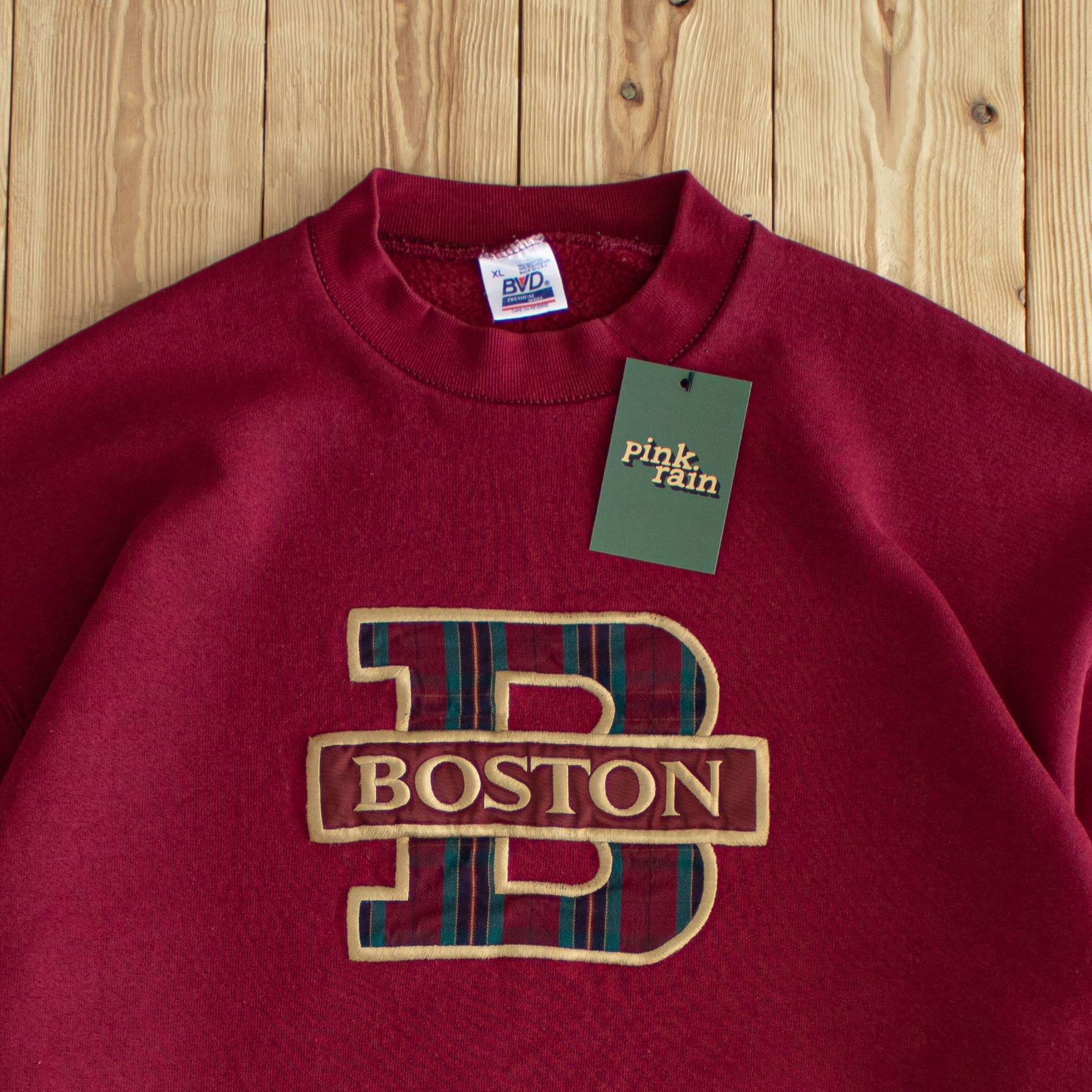 (L) Boston Vintage Embroidered Sweatshirt Red