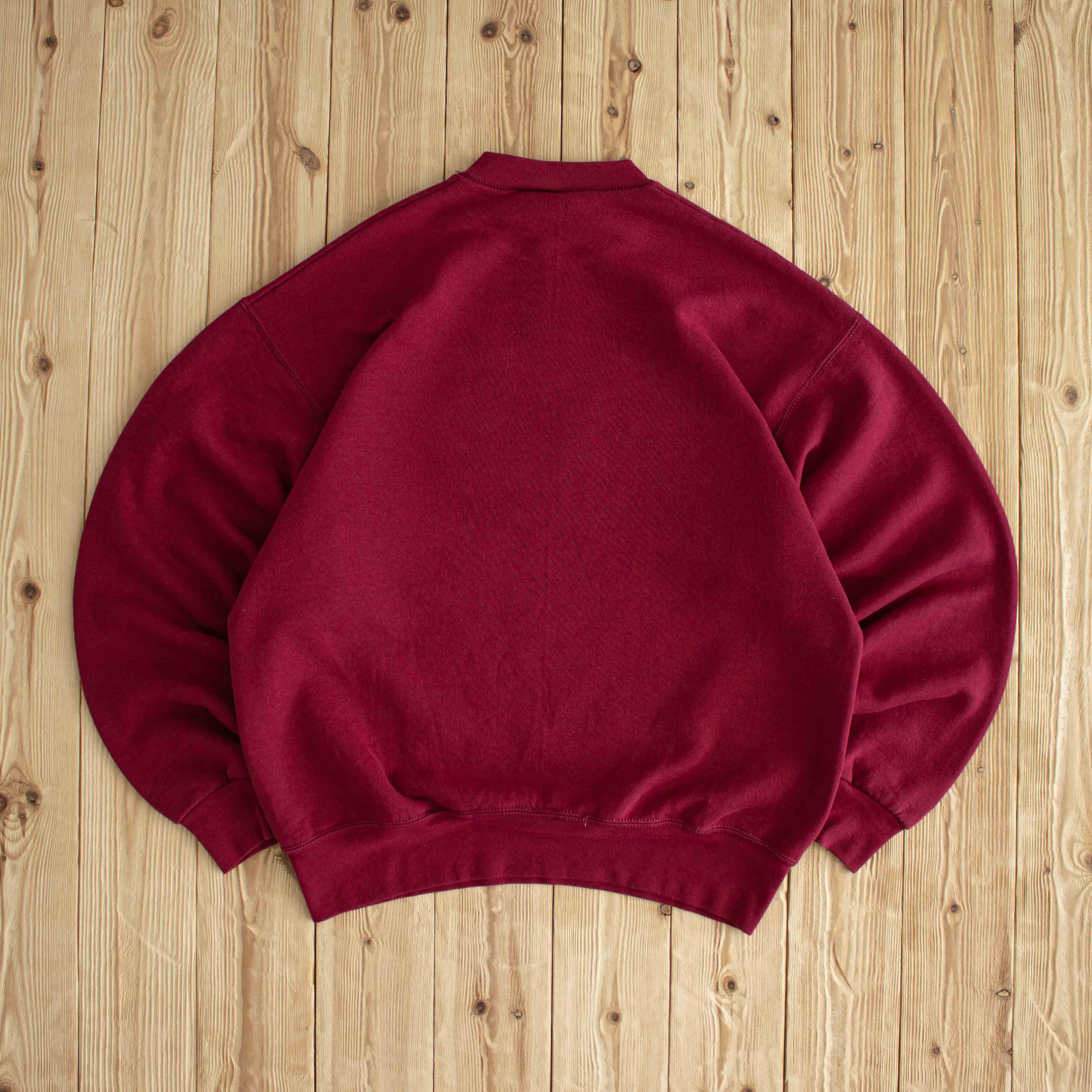 (L) Boston Vintage Embroidered Sweatshirt Red