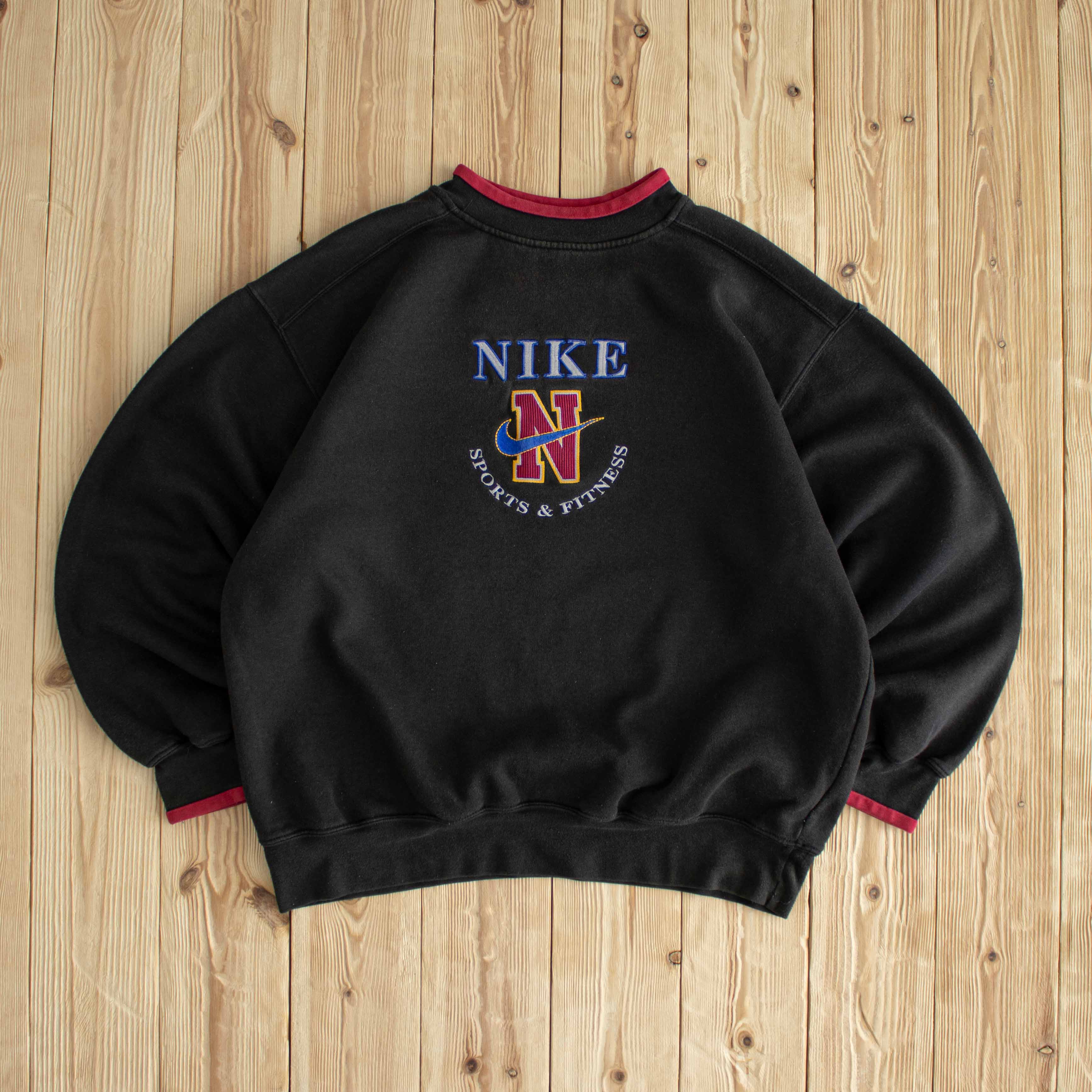 (M) Nike Sports & Fitness Vintage Embroidered Sweatshirt Black