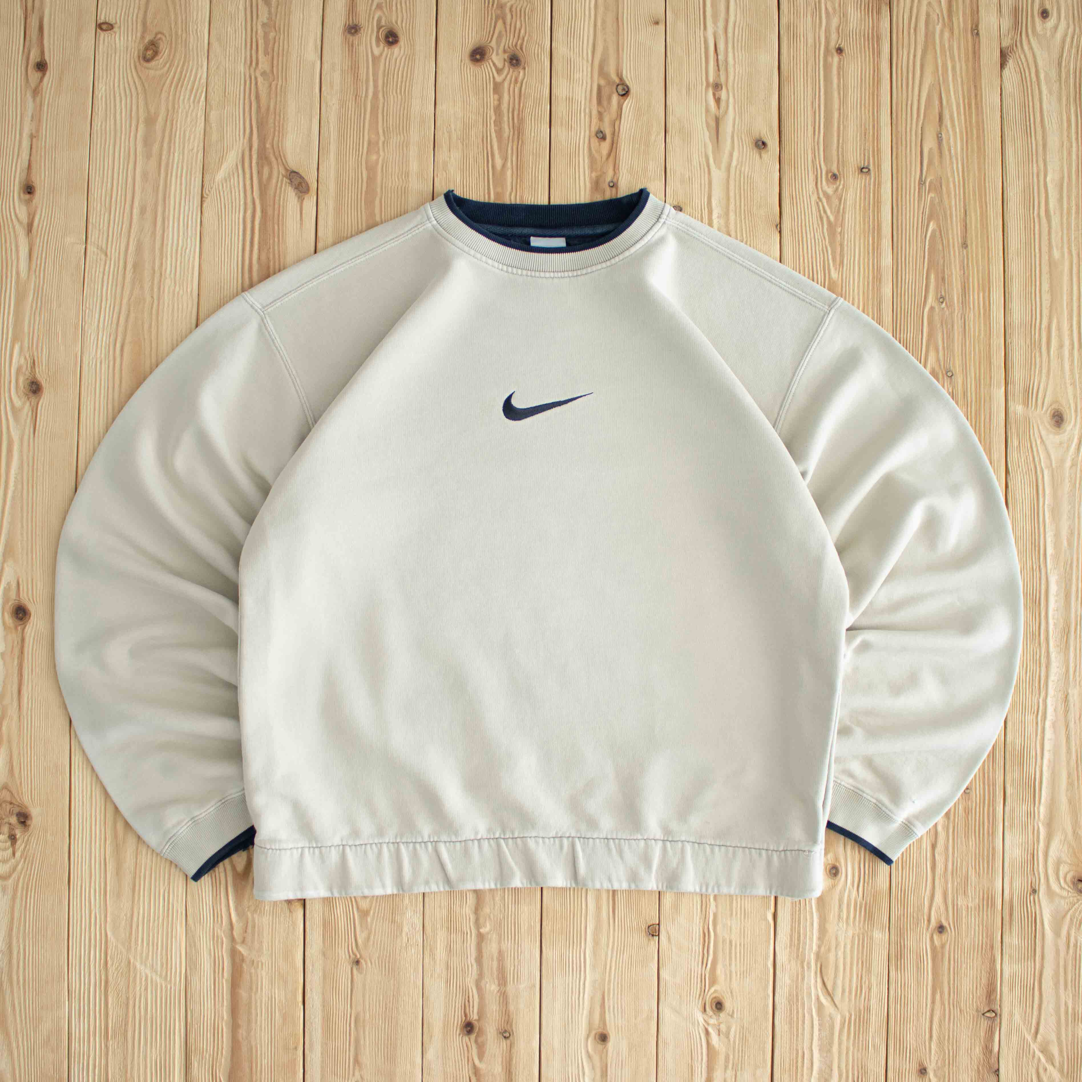 (M/L) Nike Swoosh Vintage Embroidered Sweatshirt Beige