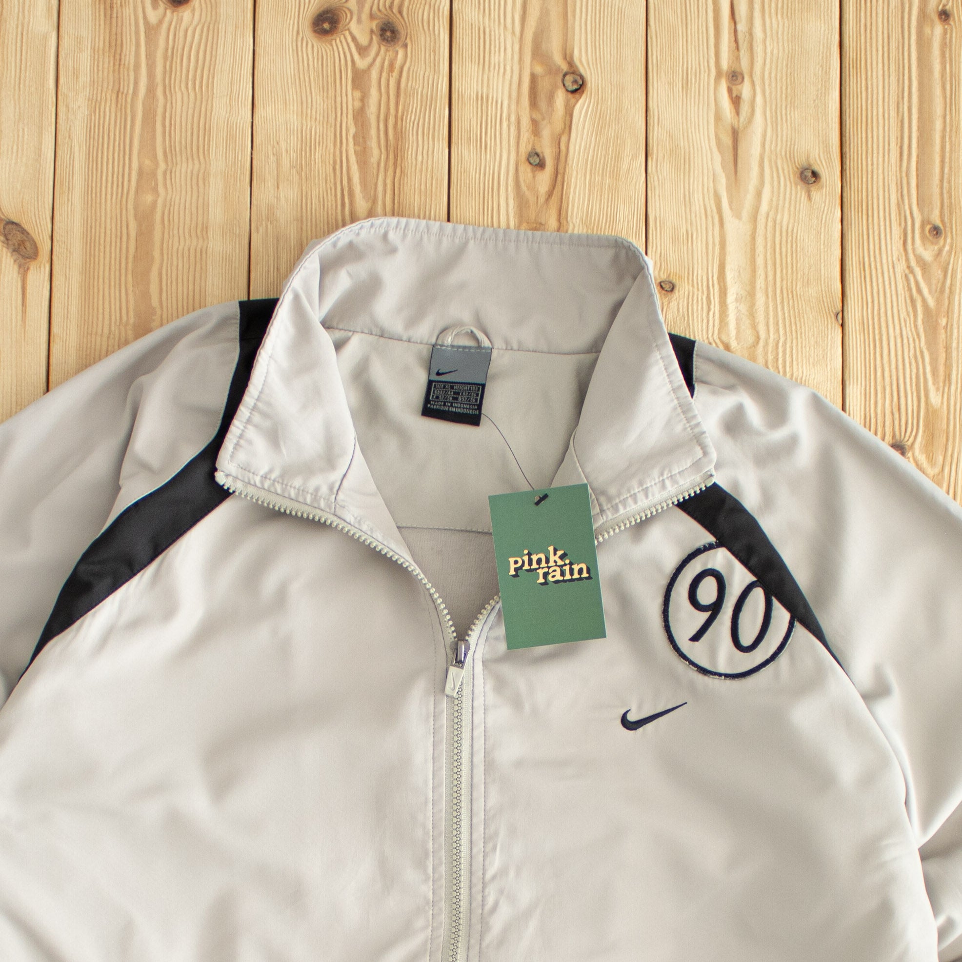 (M) Nike 90 Vintage Embroidered Jacket Beige