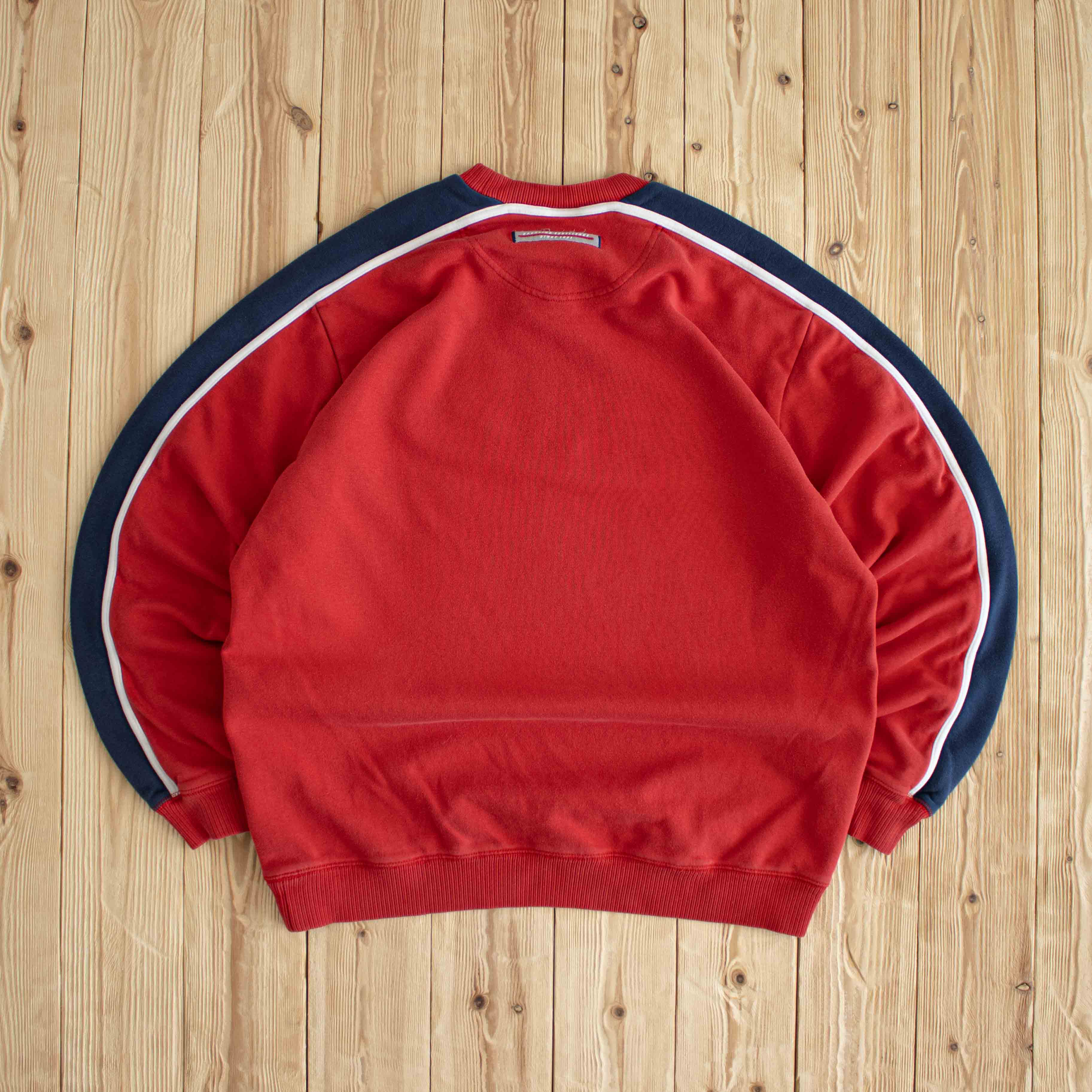 (L) Nike Vintage Logo Embroidered Sweatshirt Red