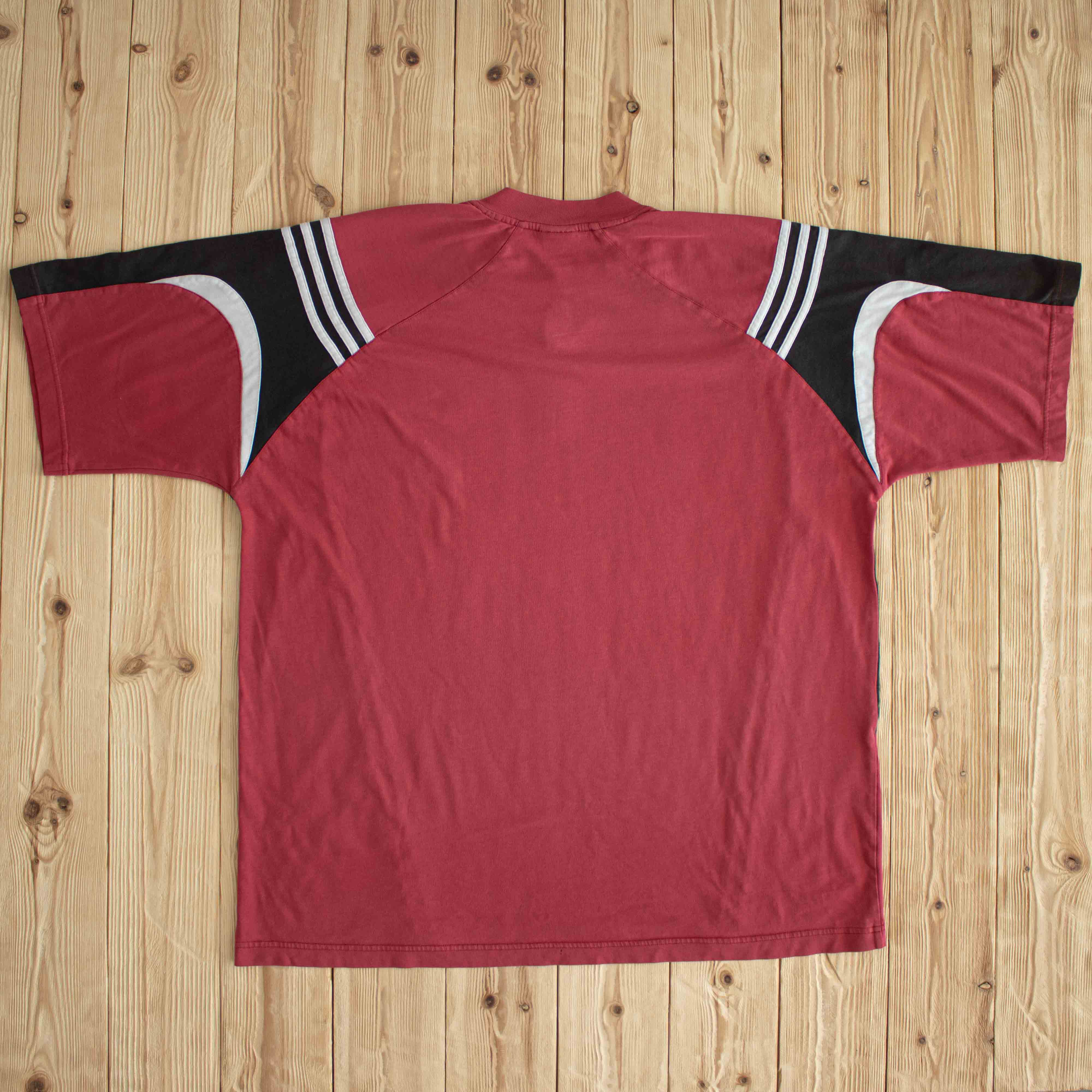 (XL) Adidas Vintage Embroidered T-Shirt Red
