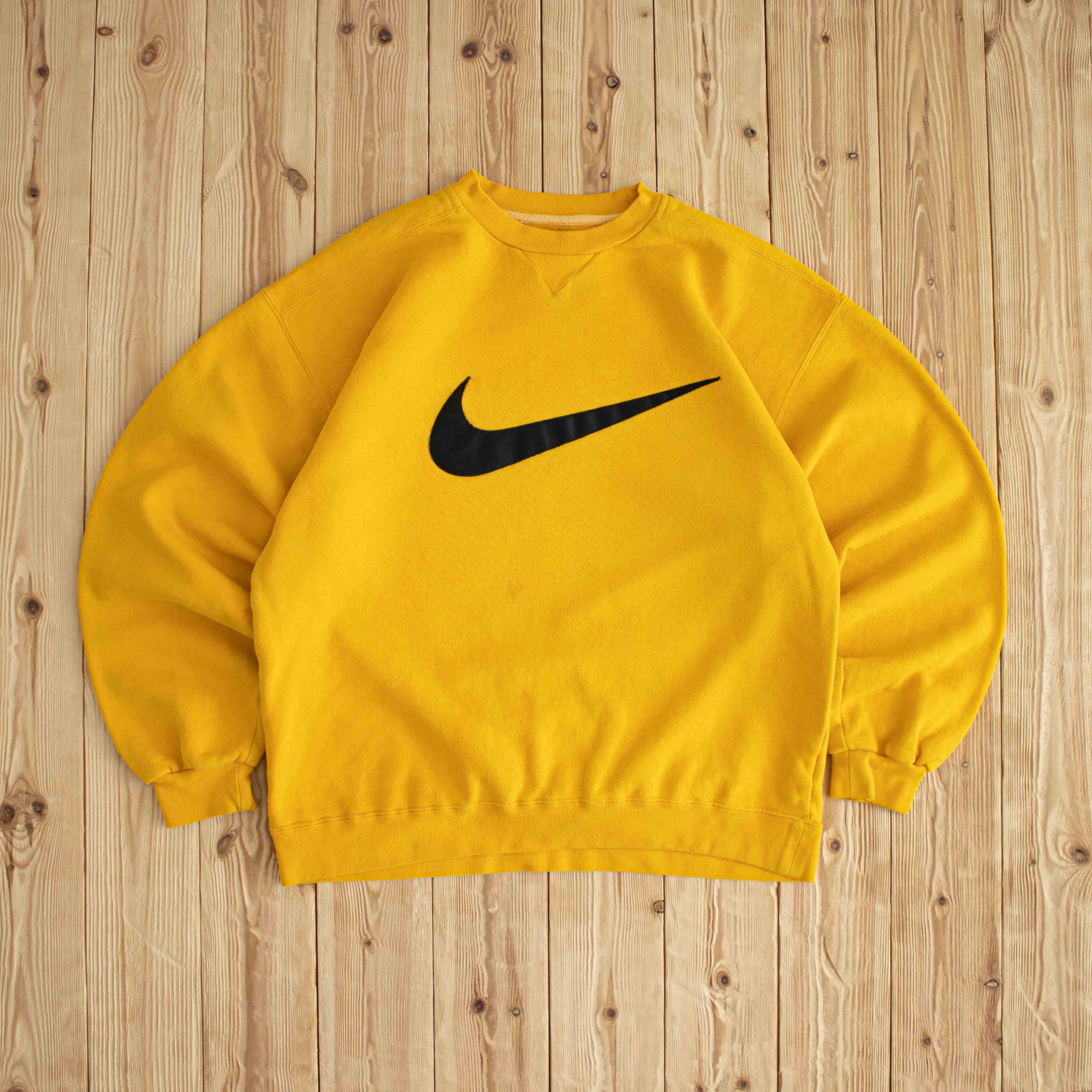(M/L) Nike Swoosh Vintage Embroidered Sweatshirt Yellow