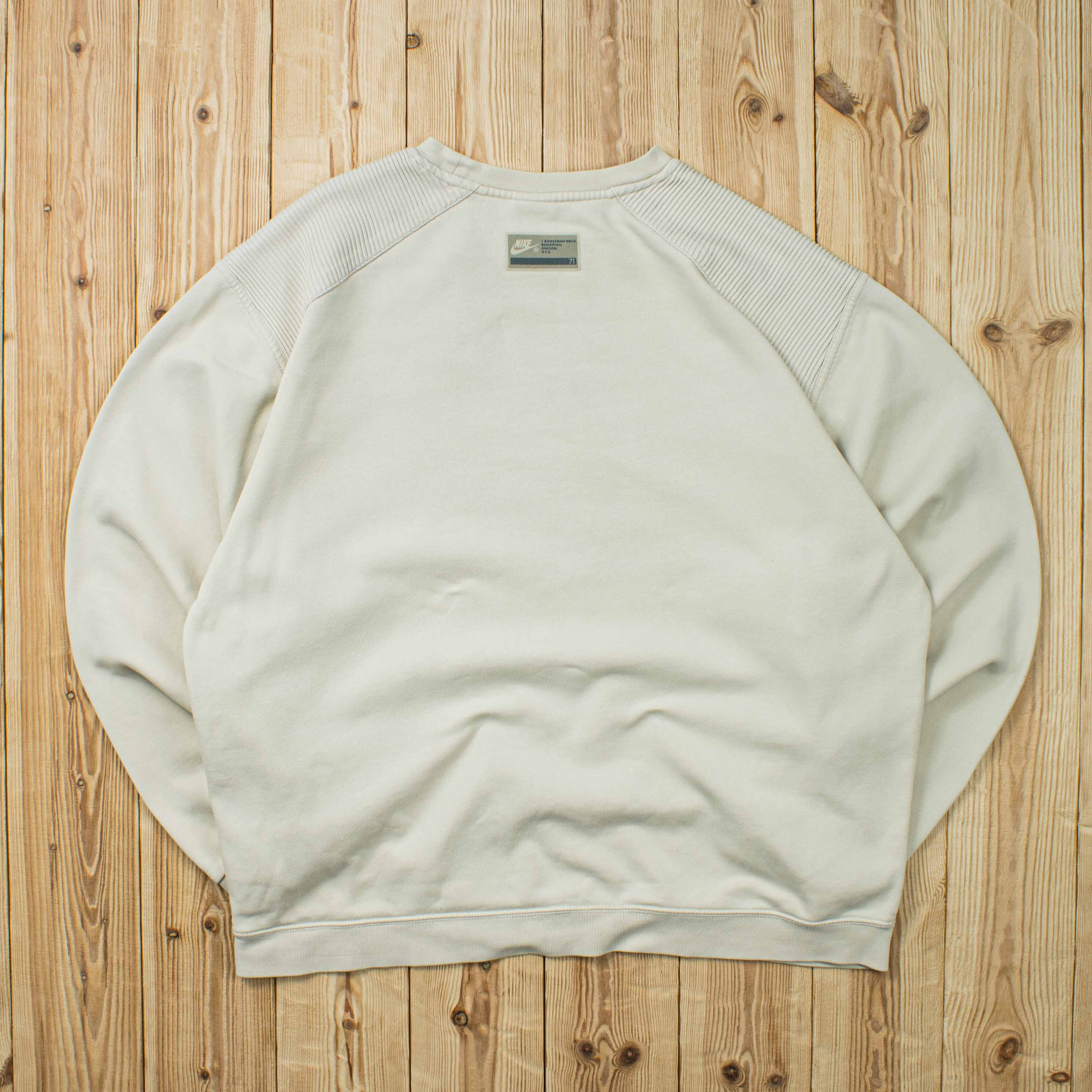 (L) Vintage Nike Spell Out Sweatshirt
