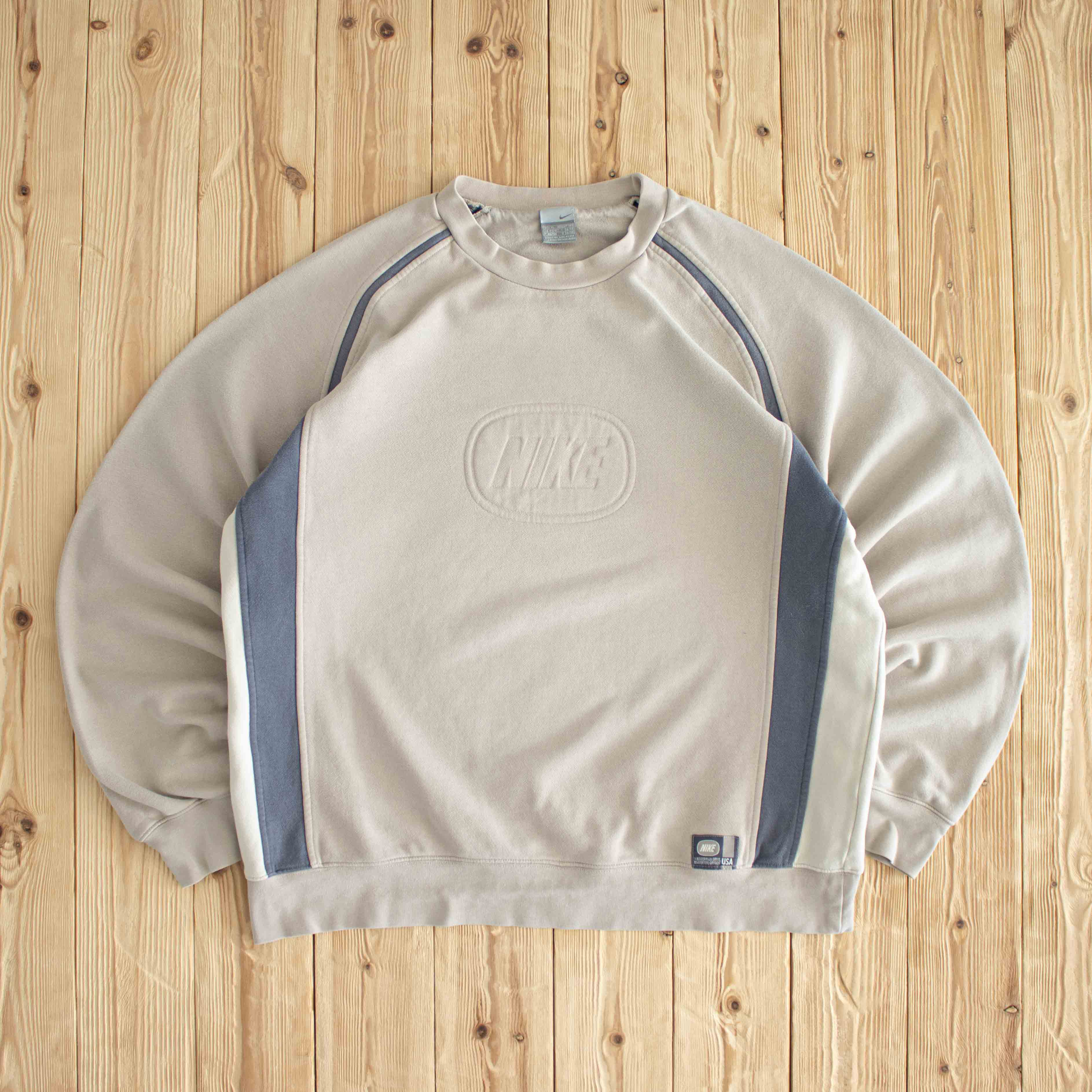 (L) Nike Spell Out Vintage Embroidered Sweatshirt Beige
