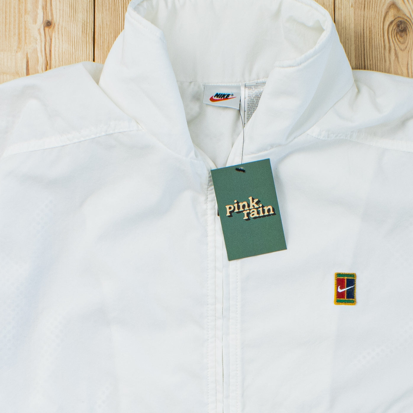 (L) Vintage Nike Essential Embroidered Jacket