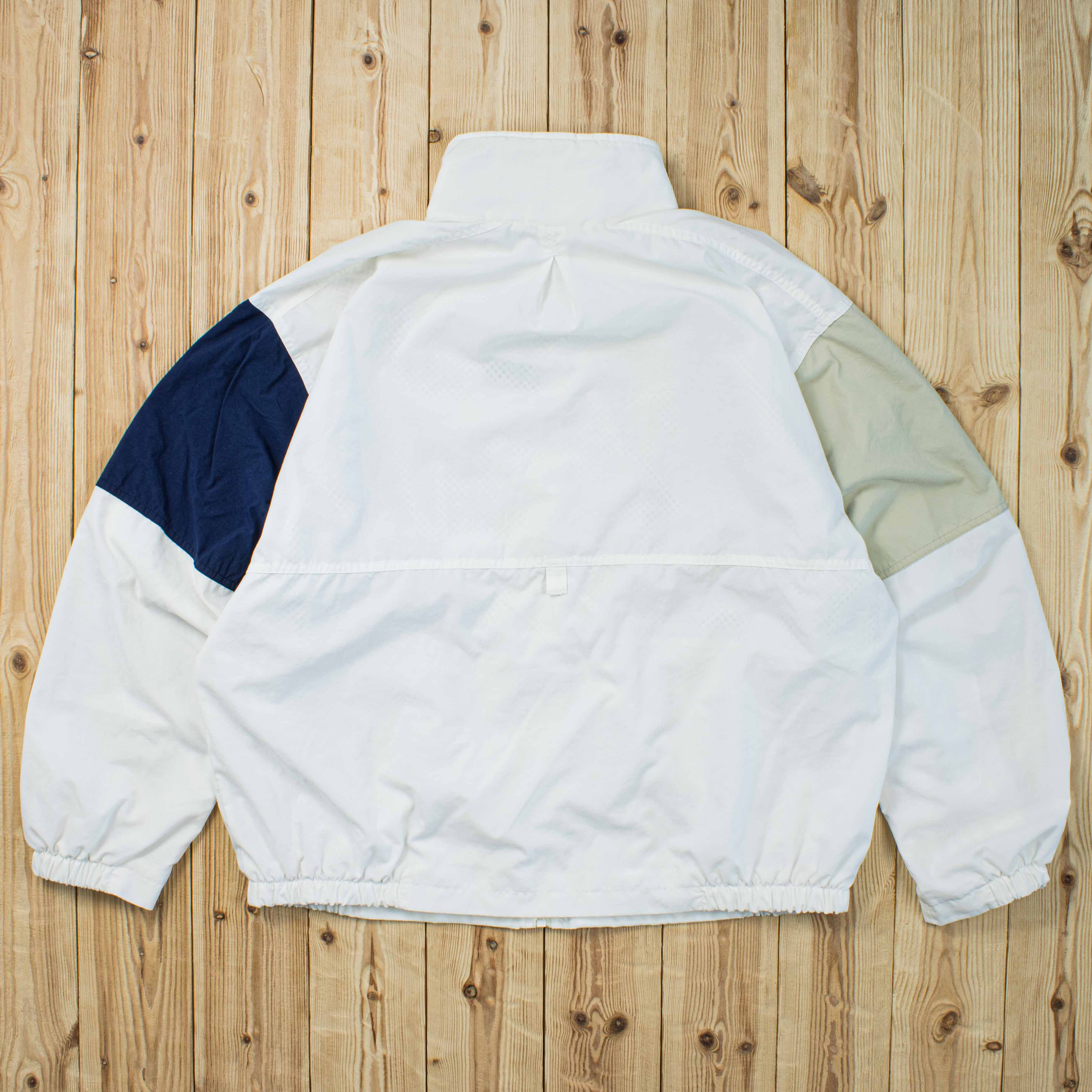(L) Vintage Nike Essential Embroidered Jacket