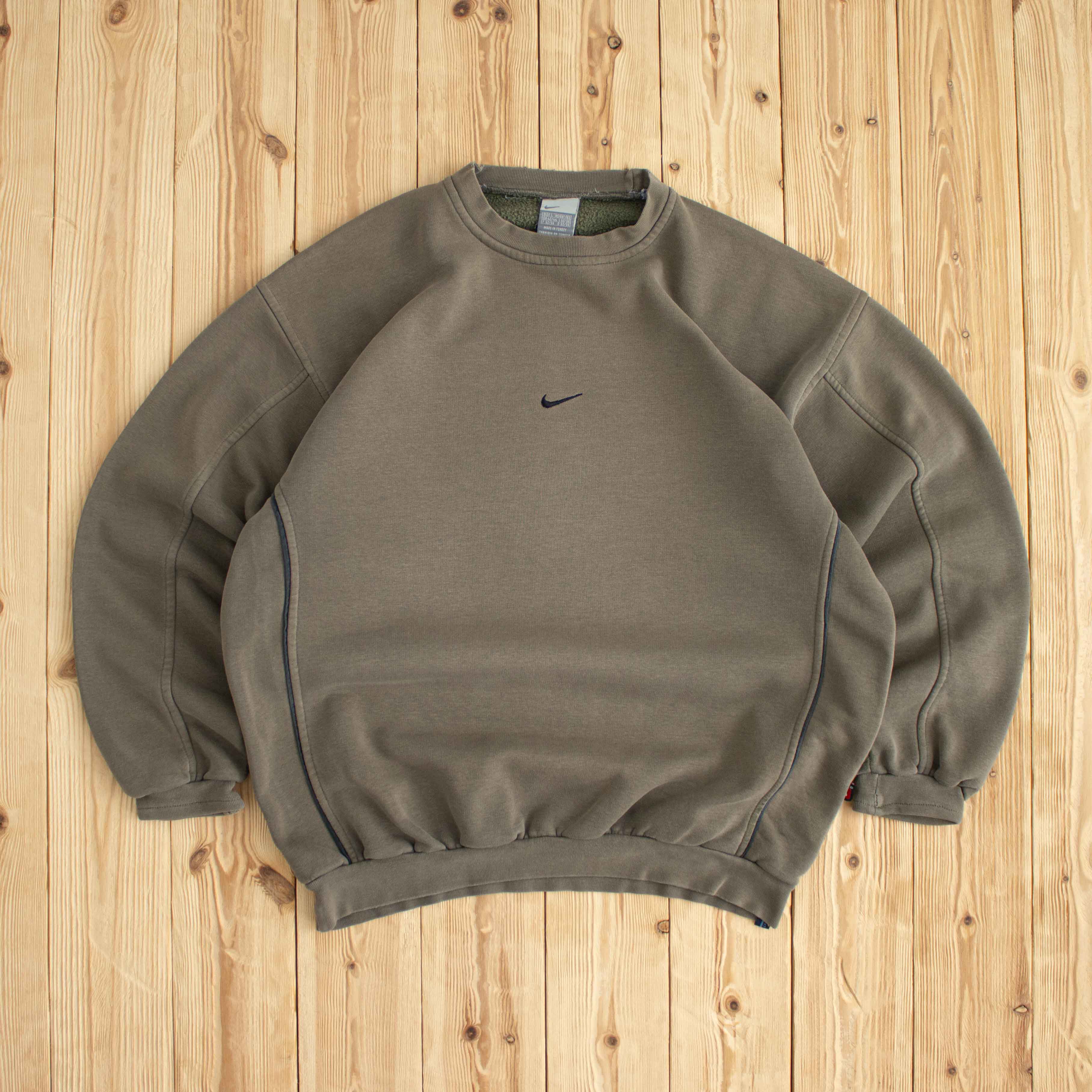 (M/L) Nike Center Swoosh Vintage Embroidered Sweatshirt Khaki