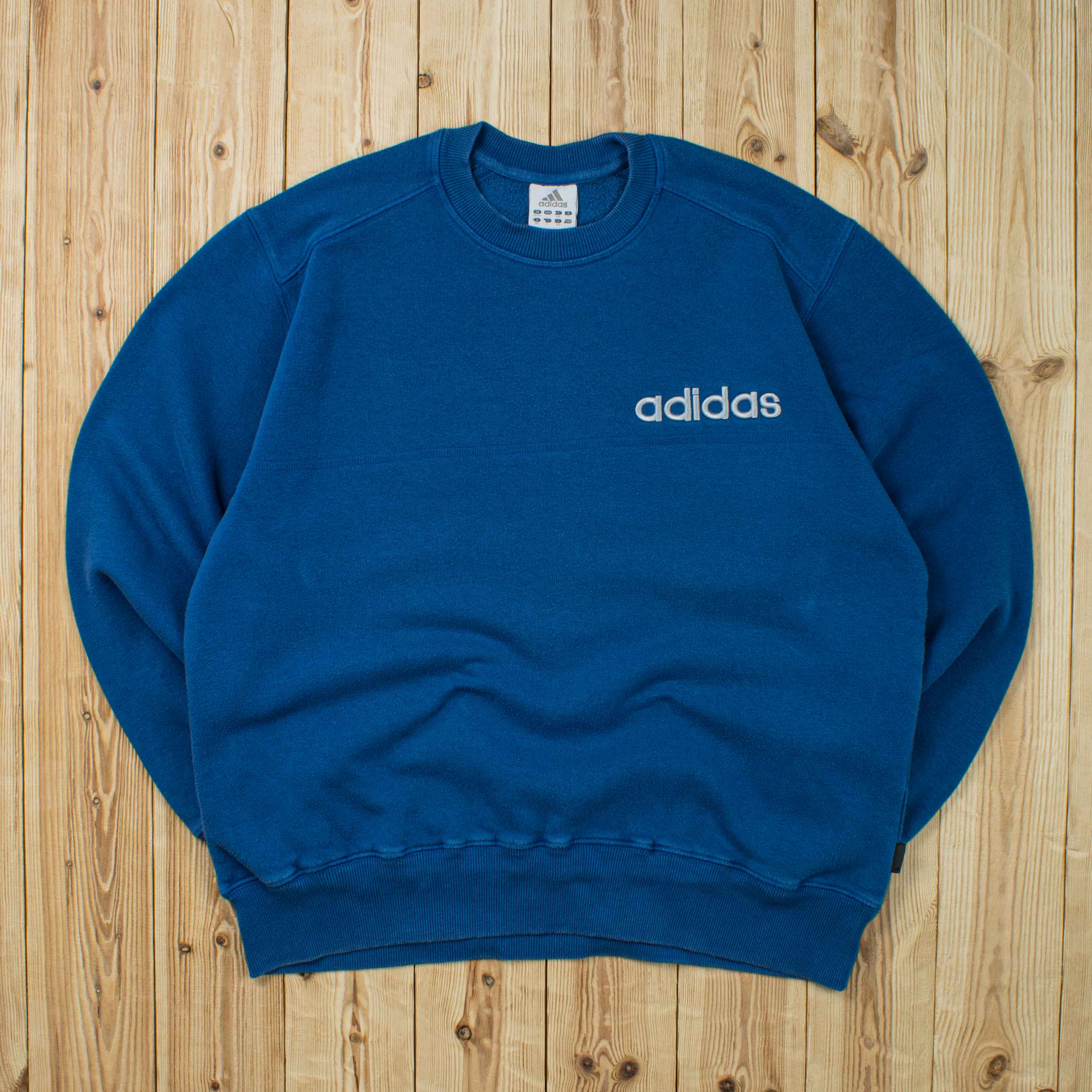 (L) Vintage Adidas Essential Embroidered Sweatshirt