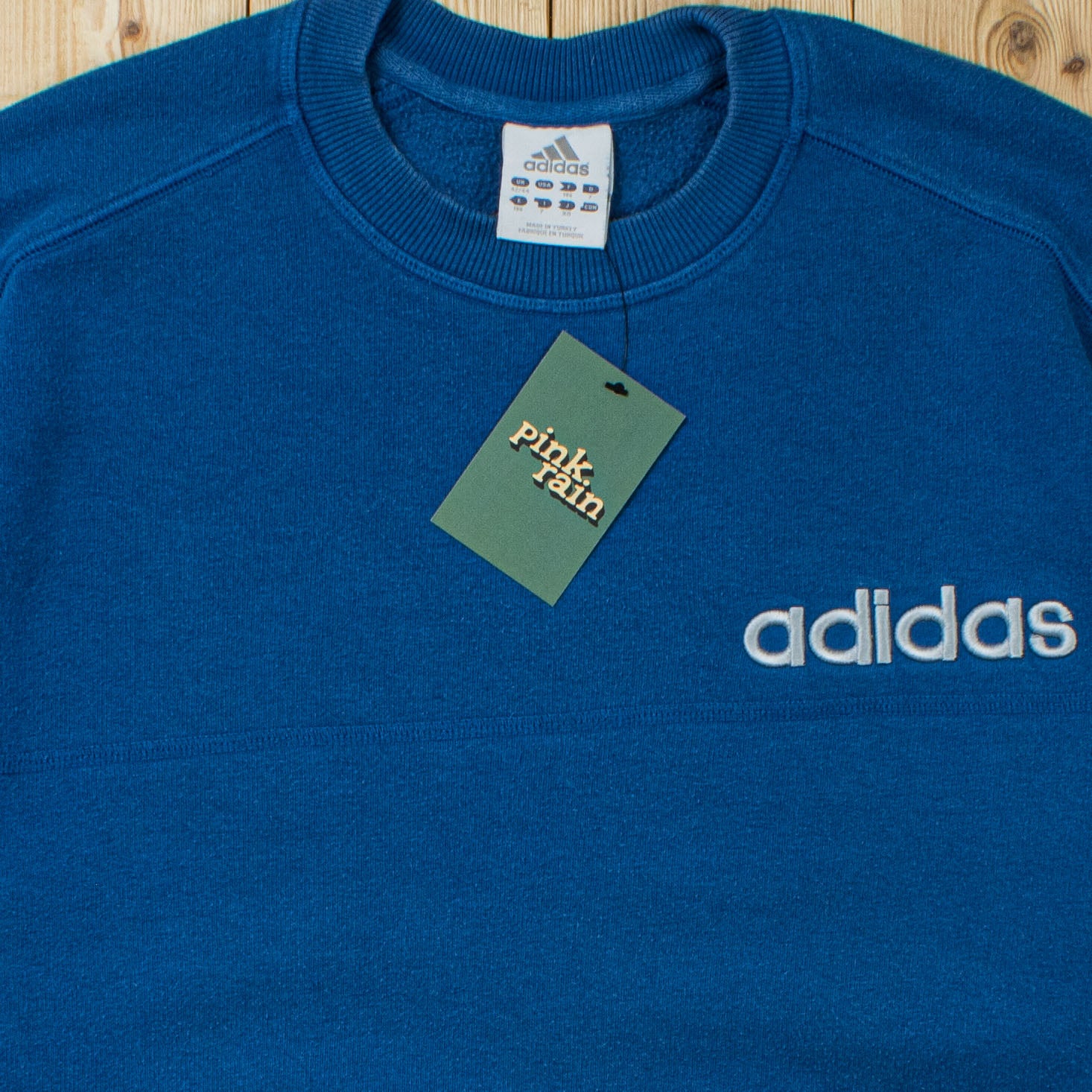 (L) Vintage Adidas Essential Embroidered Sweatshirt