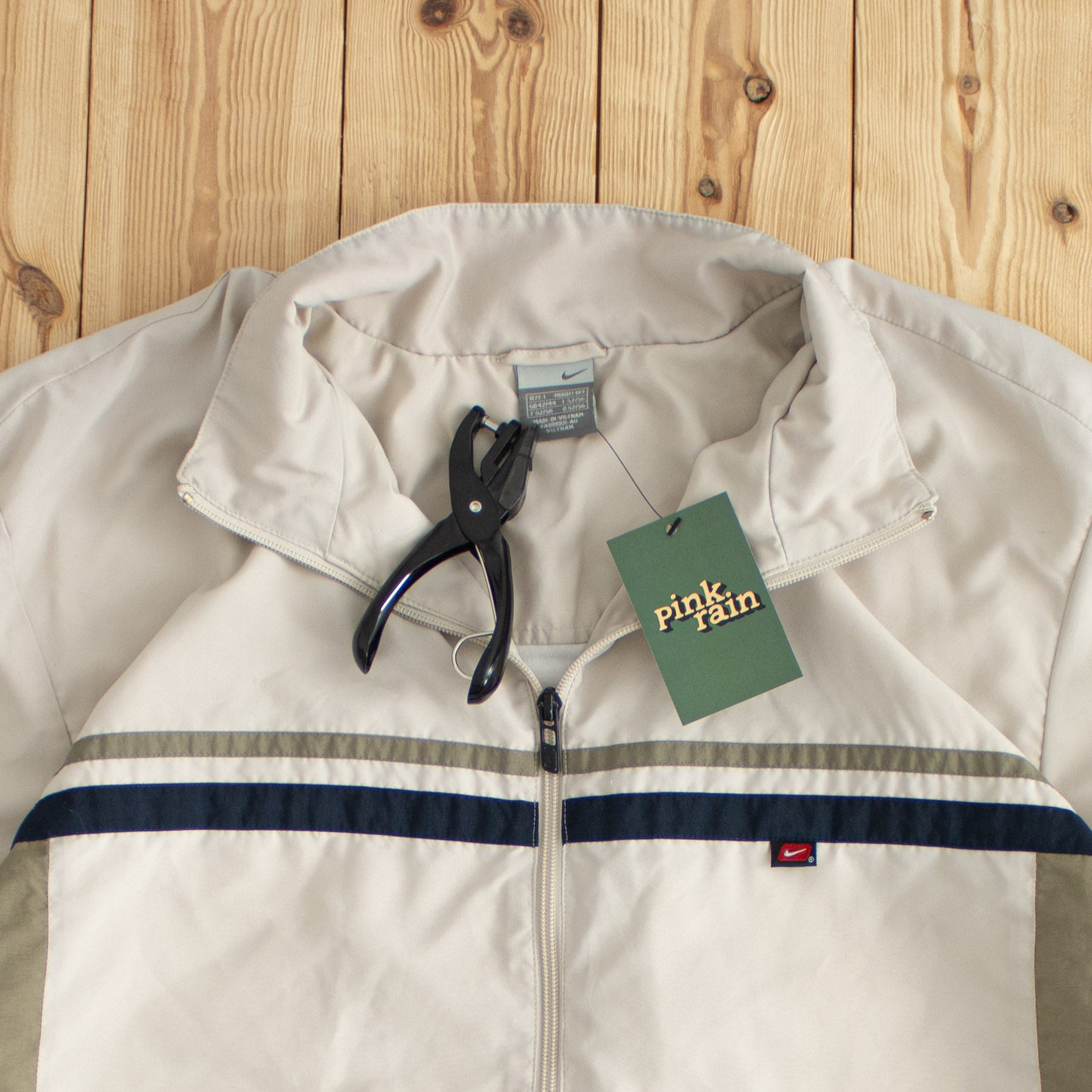 (L) Nike Vintage Embroidered Jacket Beige