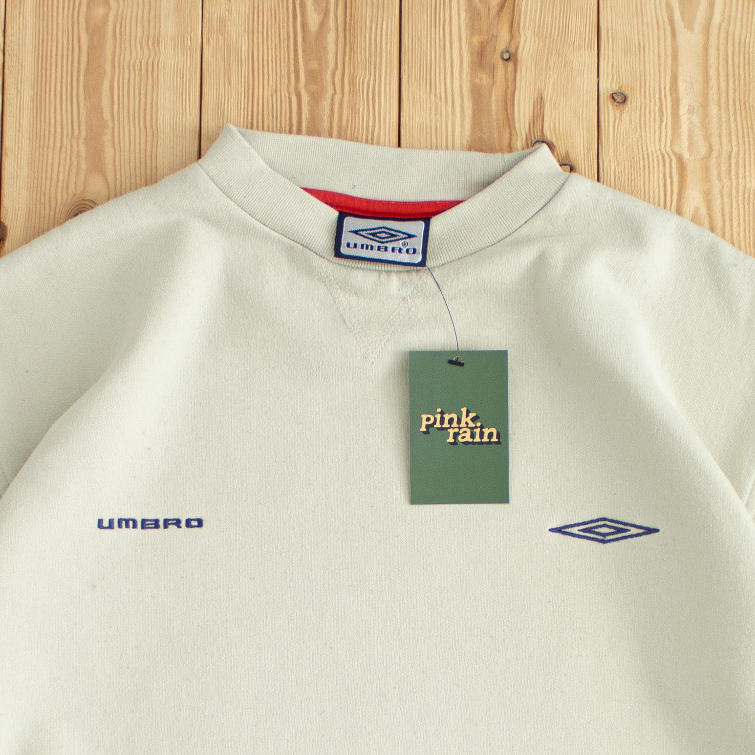 (M) Umbro Vintage Embroidered Sweatshirt Beige